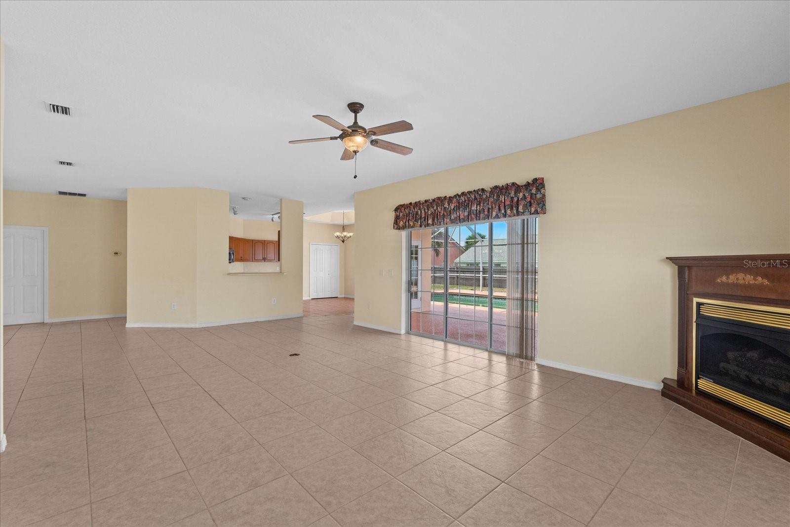 Image 18 of 46 For 7 Beachside Drive