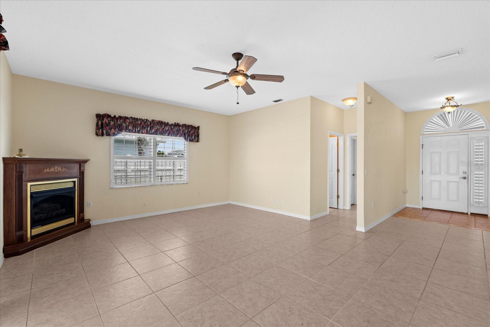 Image 20 of 46 For 7 Beachside Drive