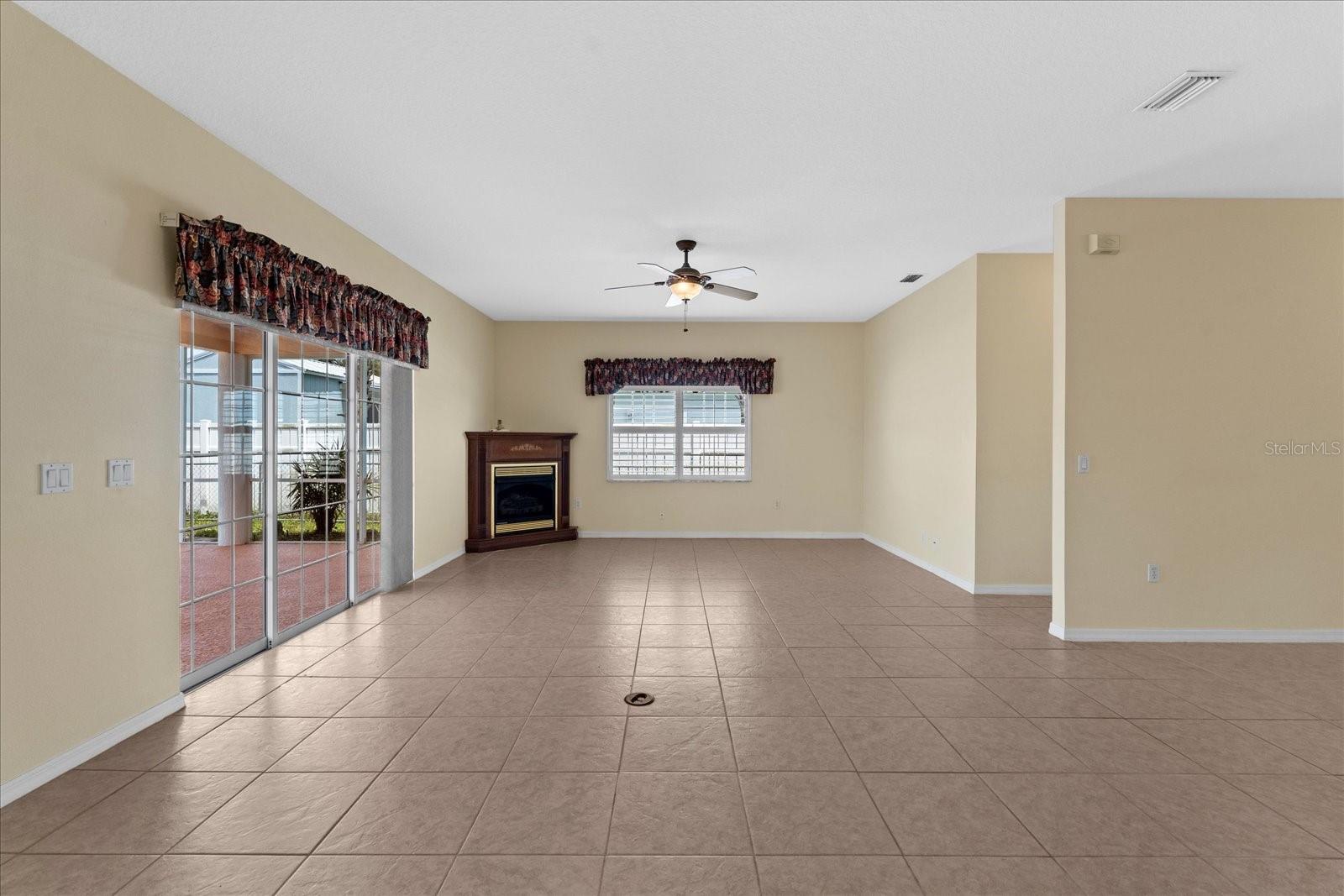 Image 21 of 46 For 7 Beachside Drive