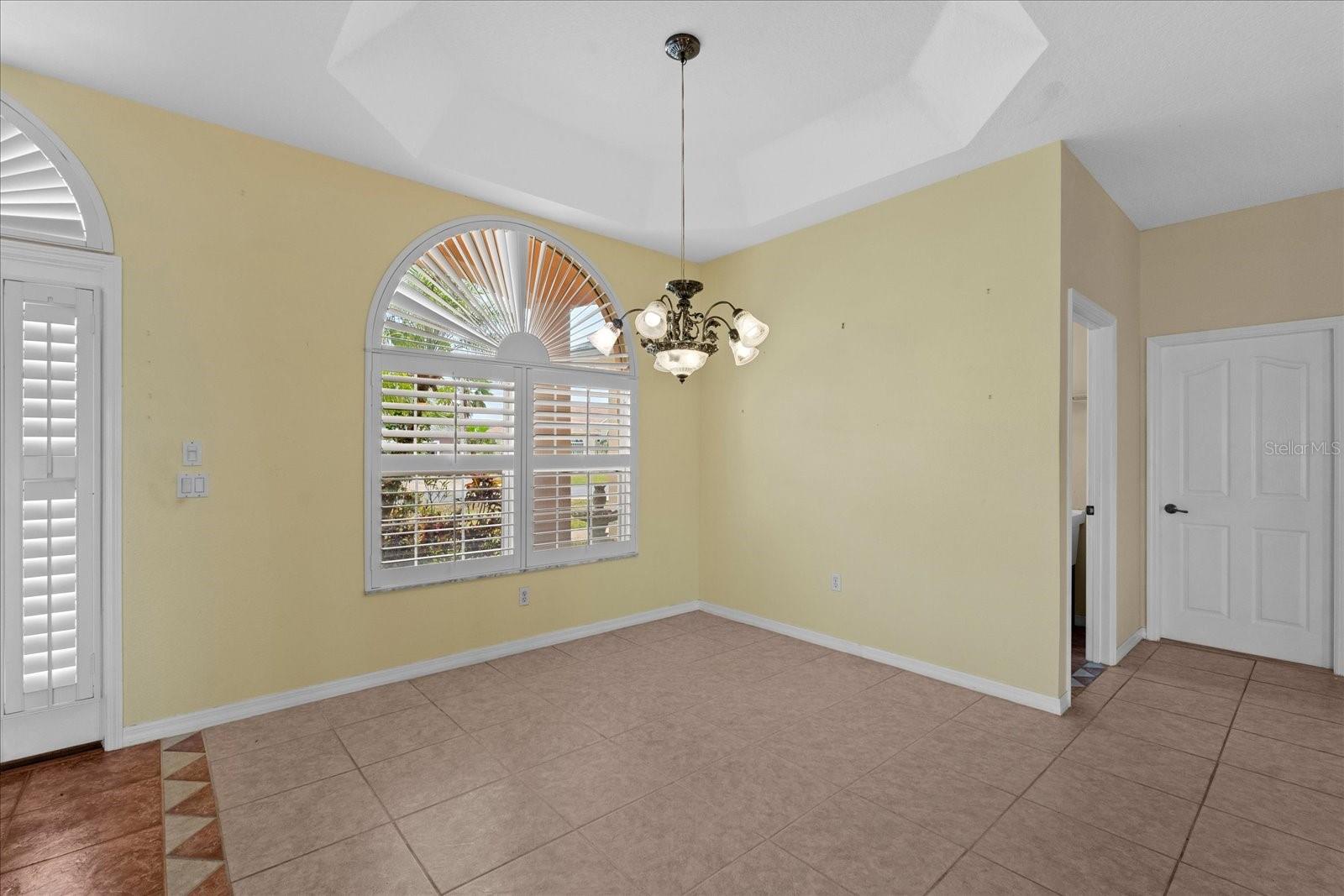 Image 22 of 46 For 7 Beachside Drive