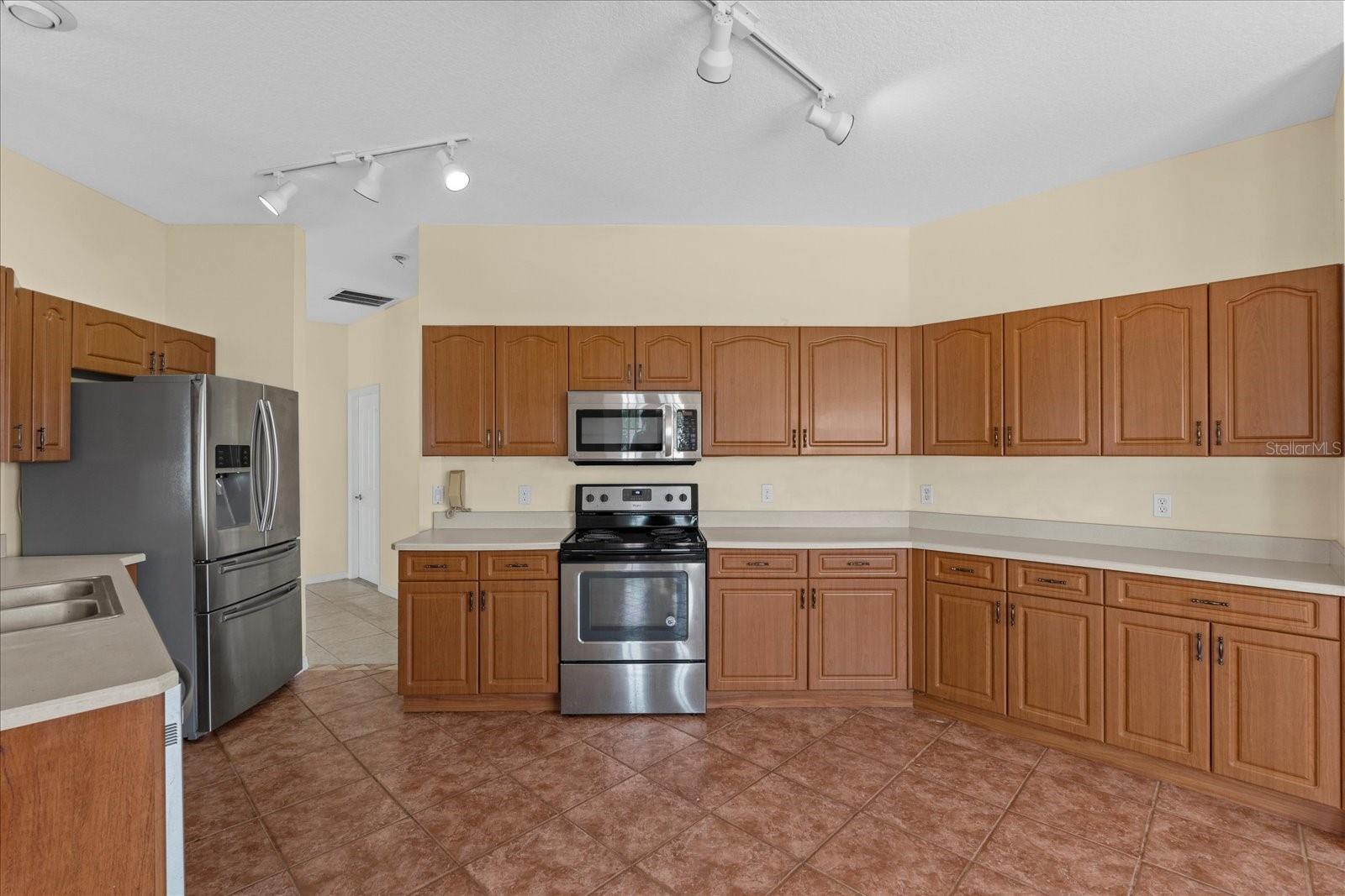 Image 24 of 46 For 7 Beachside Drive