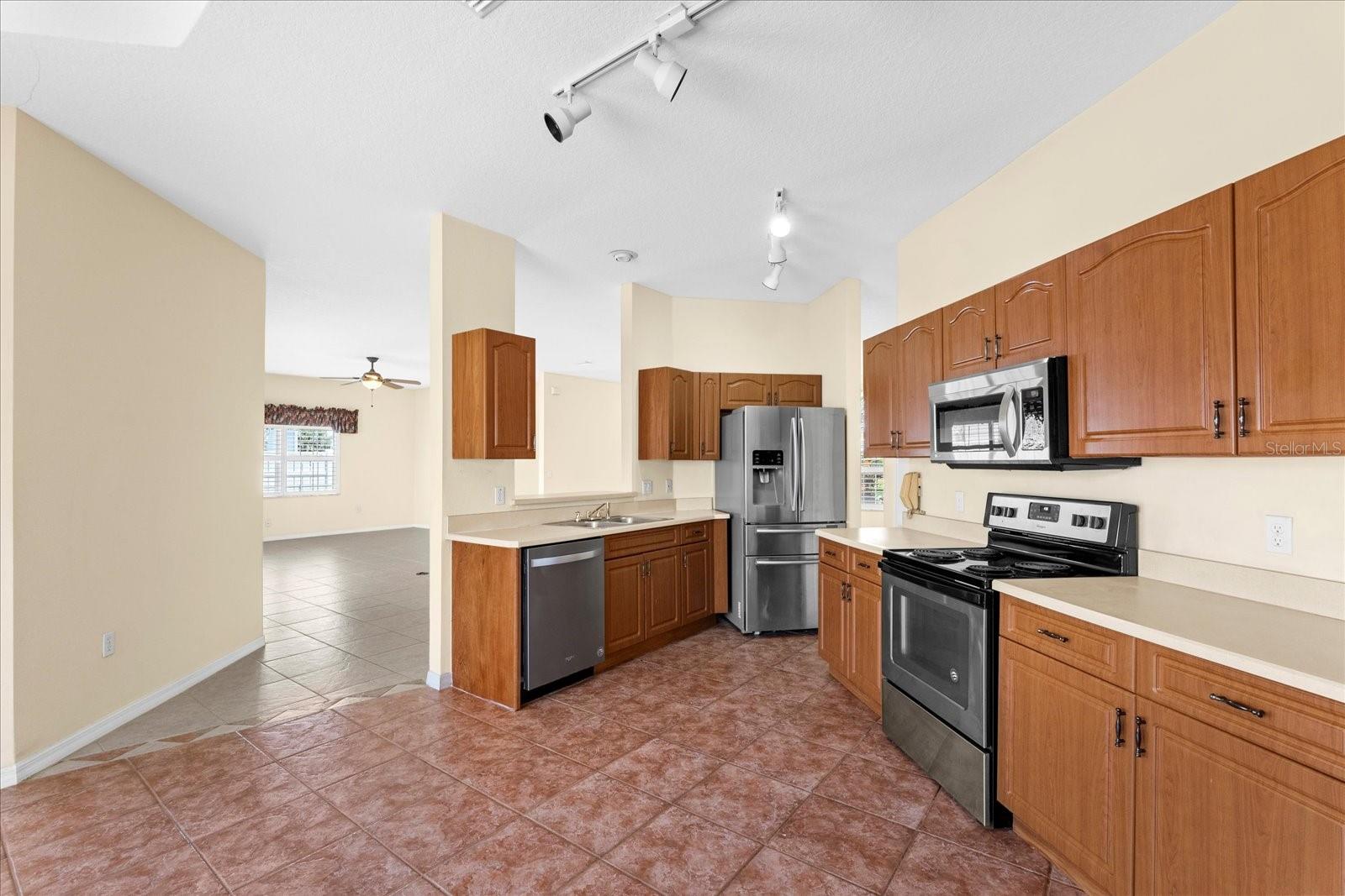 Image 25 of 46 For 7 Beachside Drive