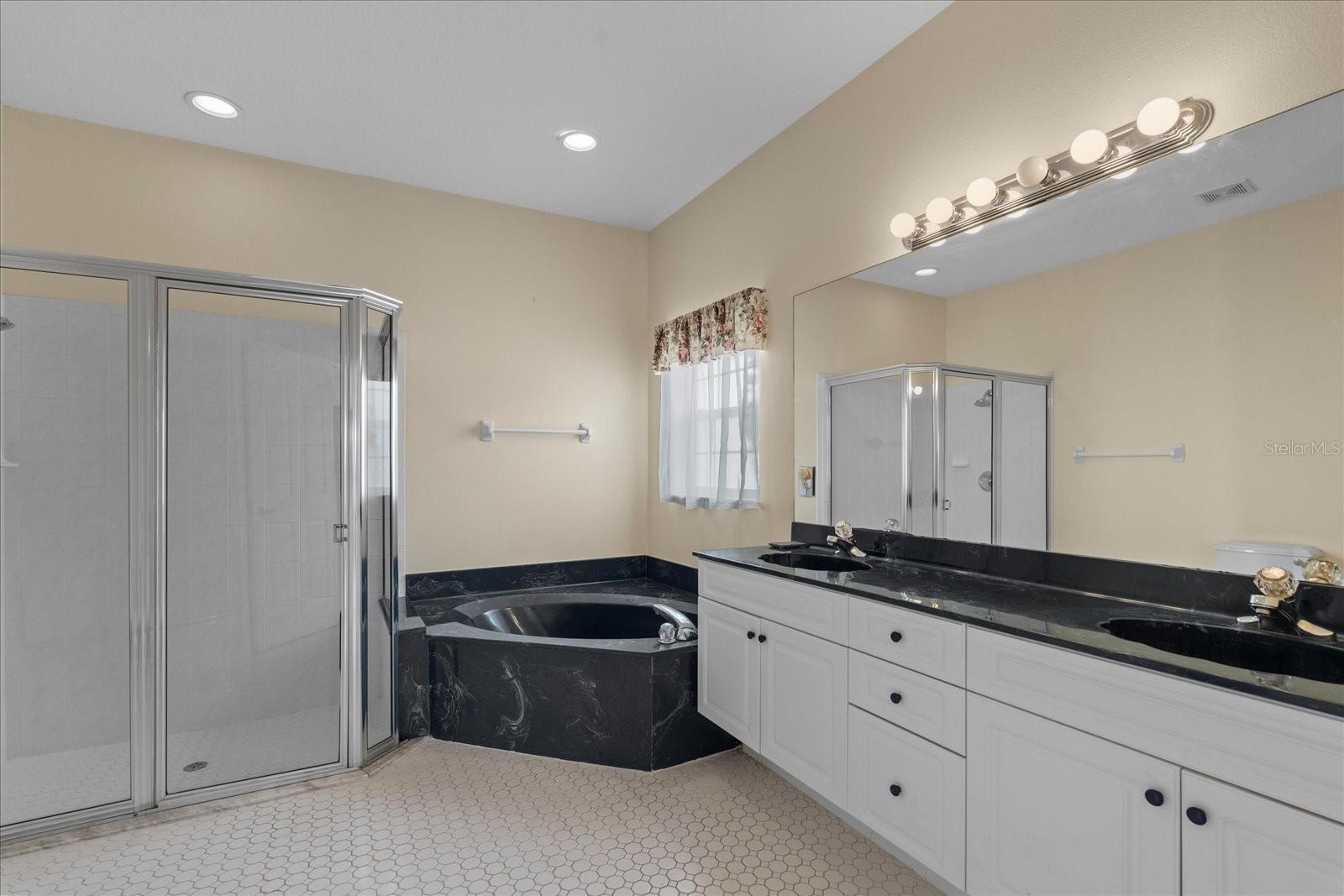 Image 32 of 46 For 7 Beachside Drive