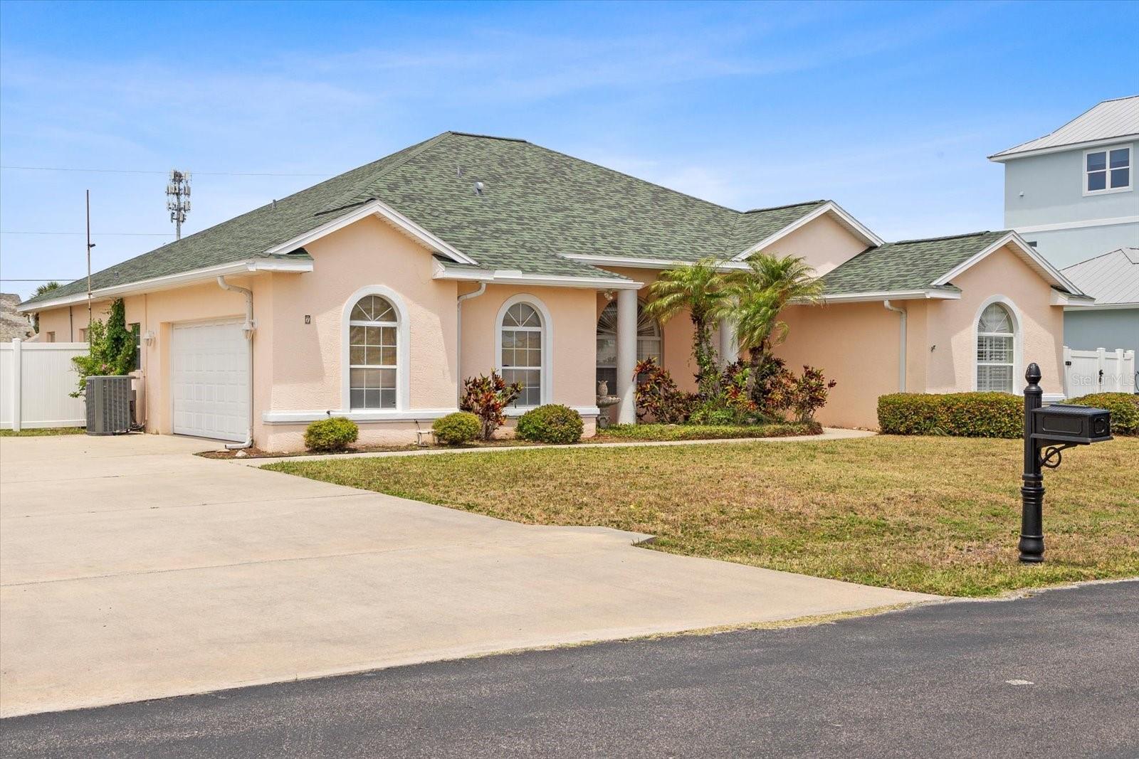 Image 8 of 46 For 7 Beachside Drive