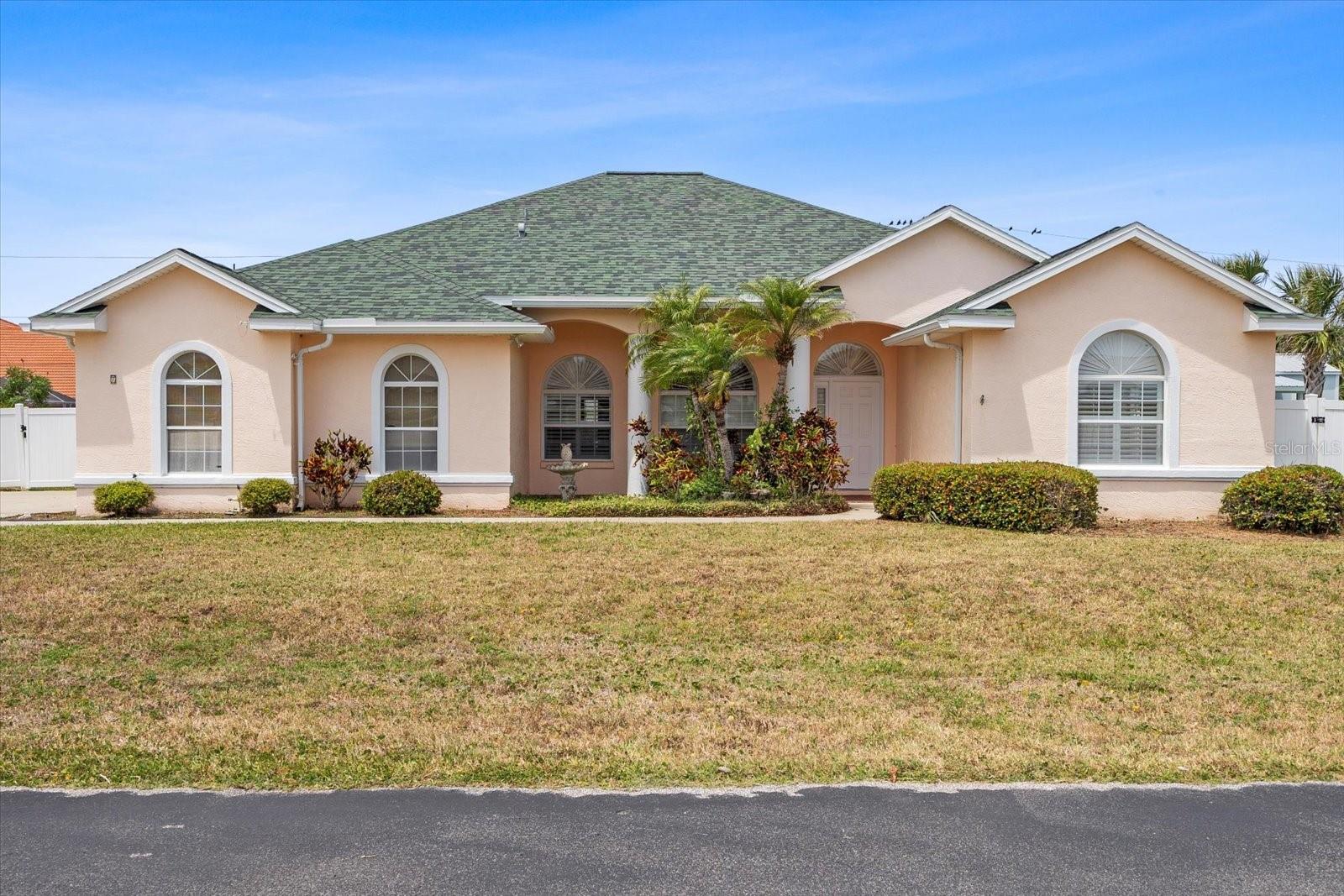 Image 9 of 46 For 7 Beachside Drive