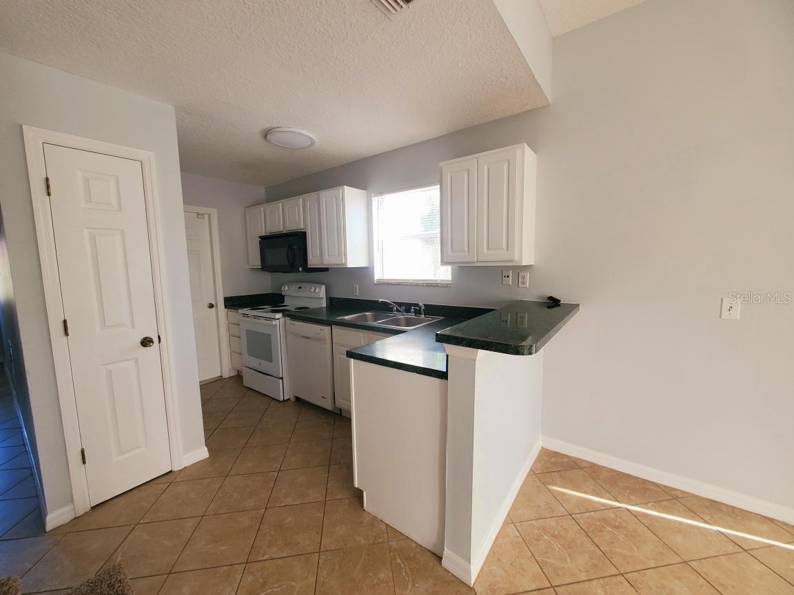 Image 17 of 19 For 75 Atlantic Oaks Circle B