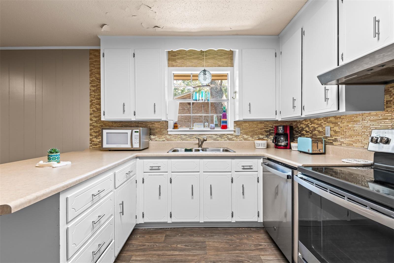 Image 14 of 45 For 1040 Jocelin Road