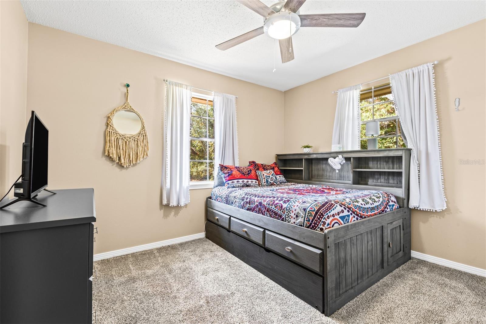 Image 23 of 45 For 1040 Jocelin Road