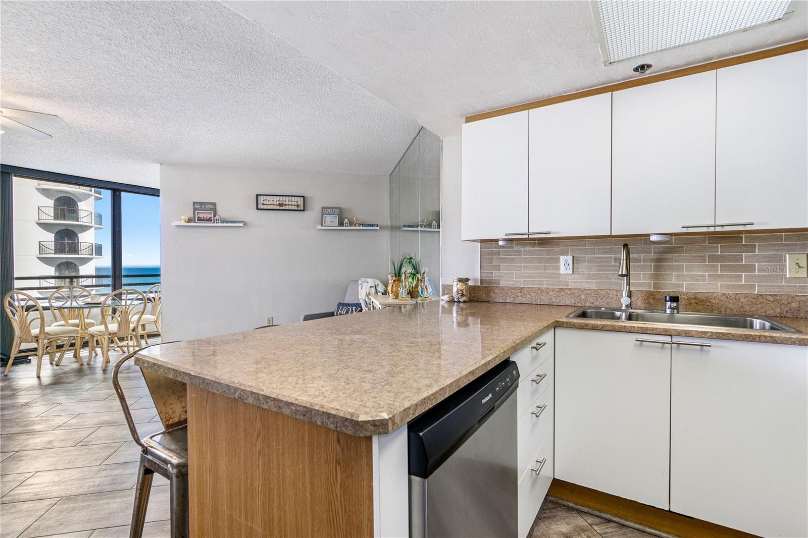 Image 11 of 52 For 3013 Atlantic Avenue 4070