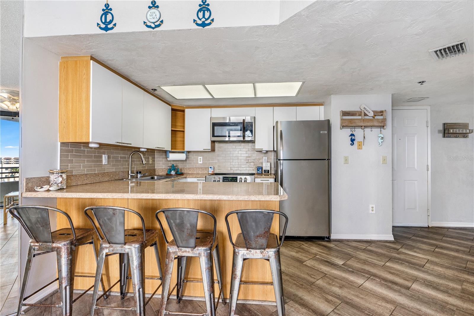 Image 9 of 52 For 3013 Atlantic Avenue 4070