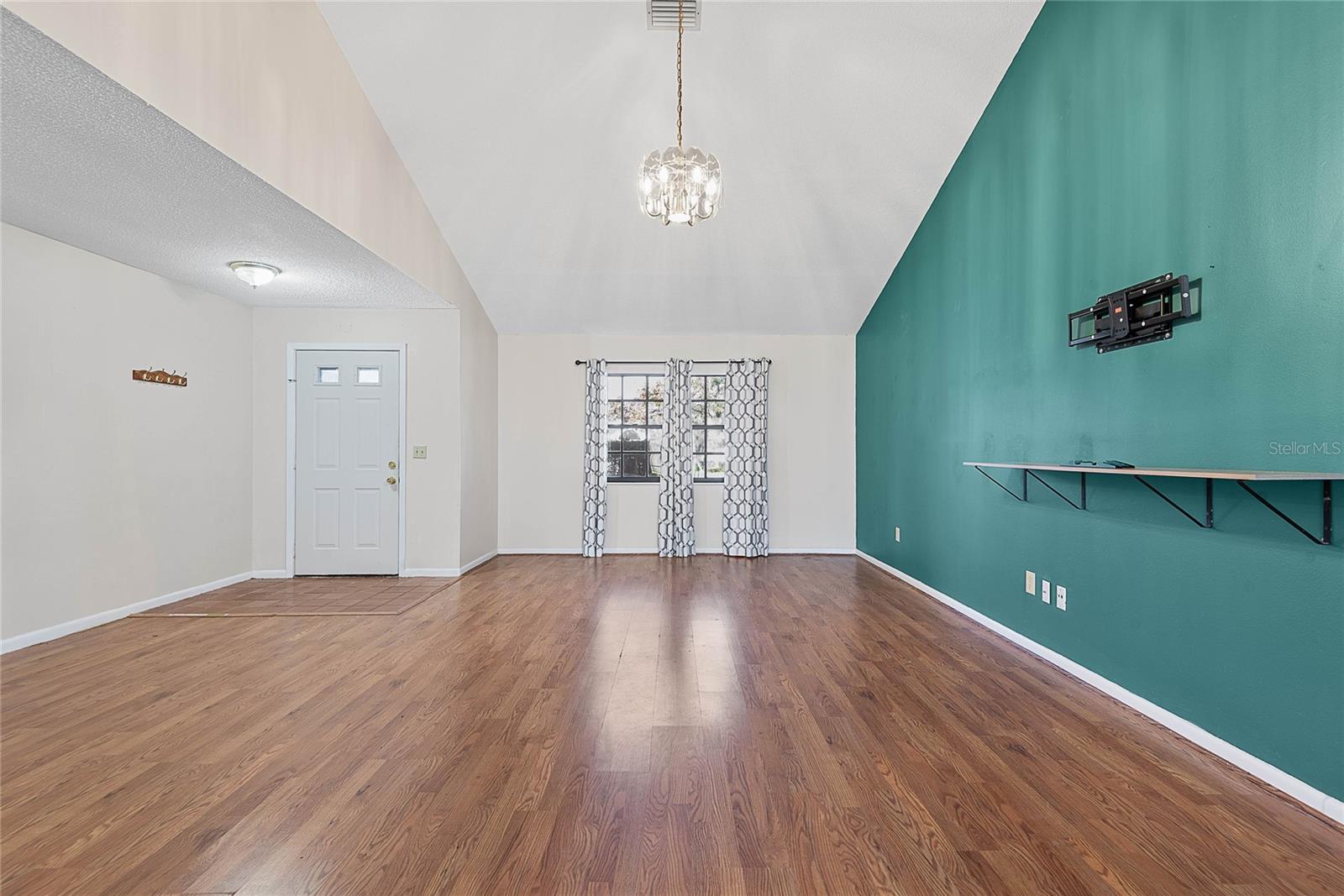 Image 10 of 65 For 2 Black Oak Court