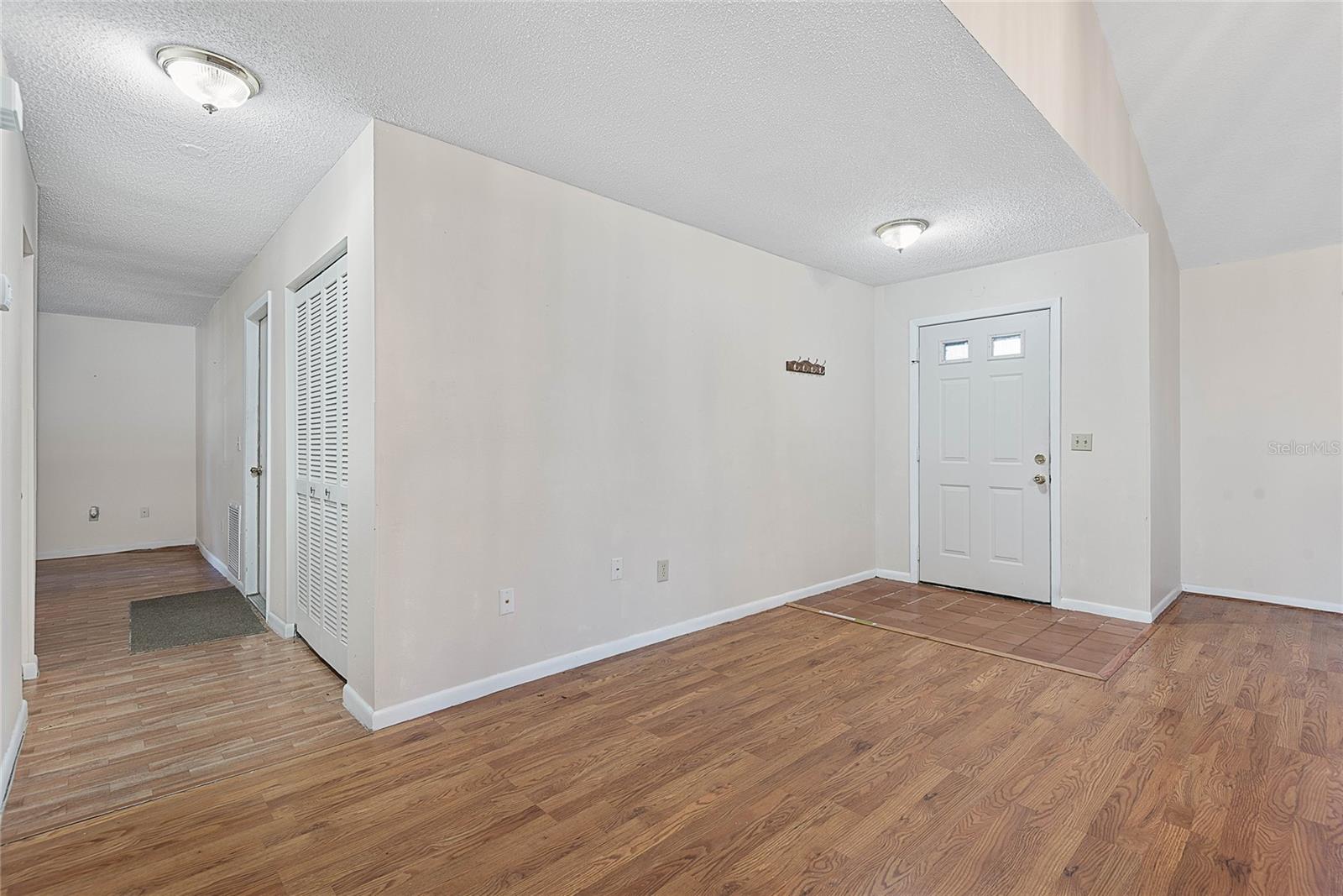 Image 11 of 65 For 2 Black Oak Court