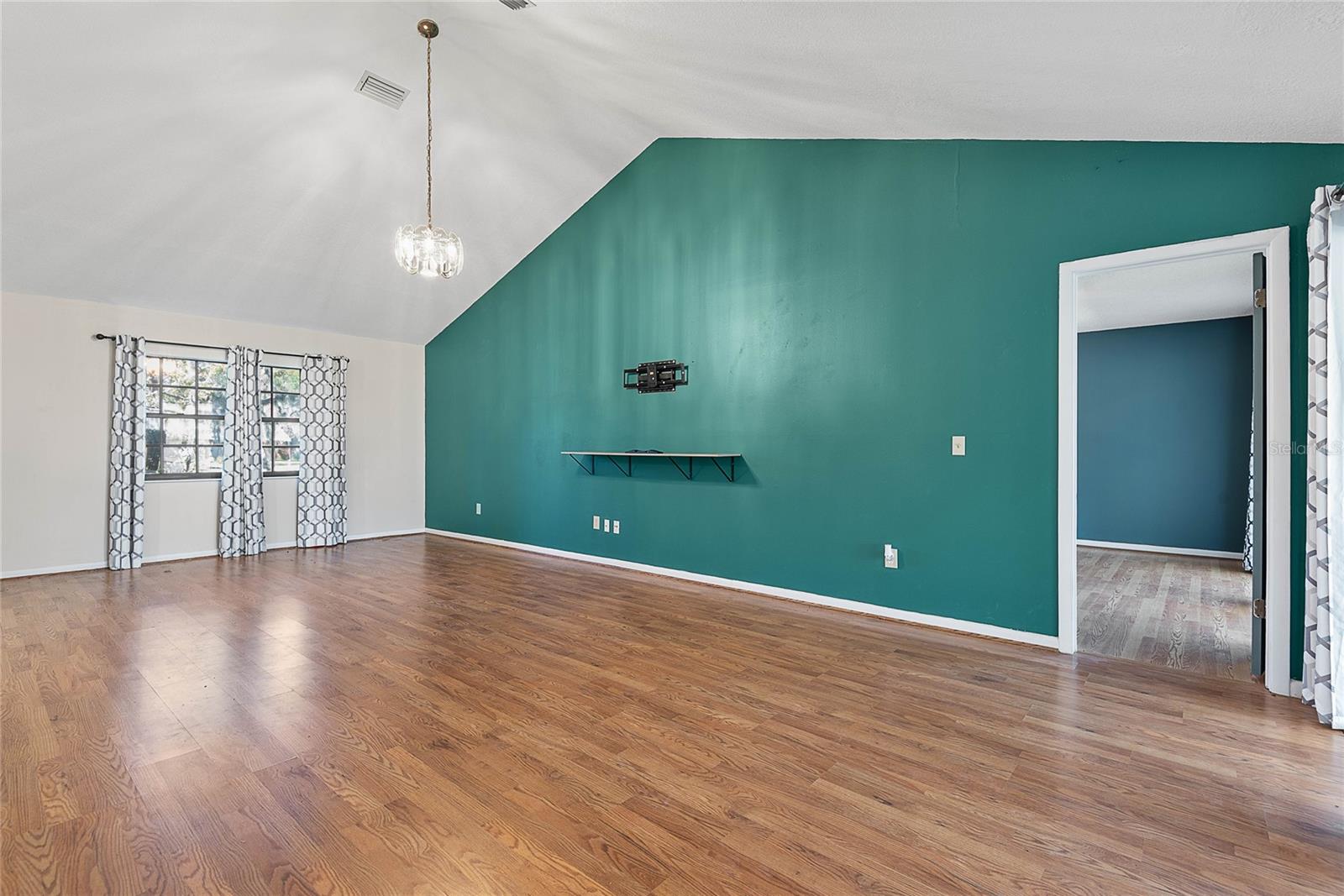 Image 12 of 65 For 2 Black Oak Court