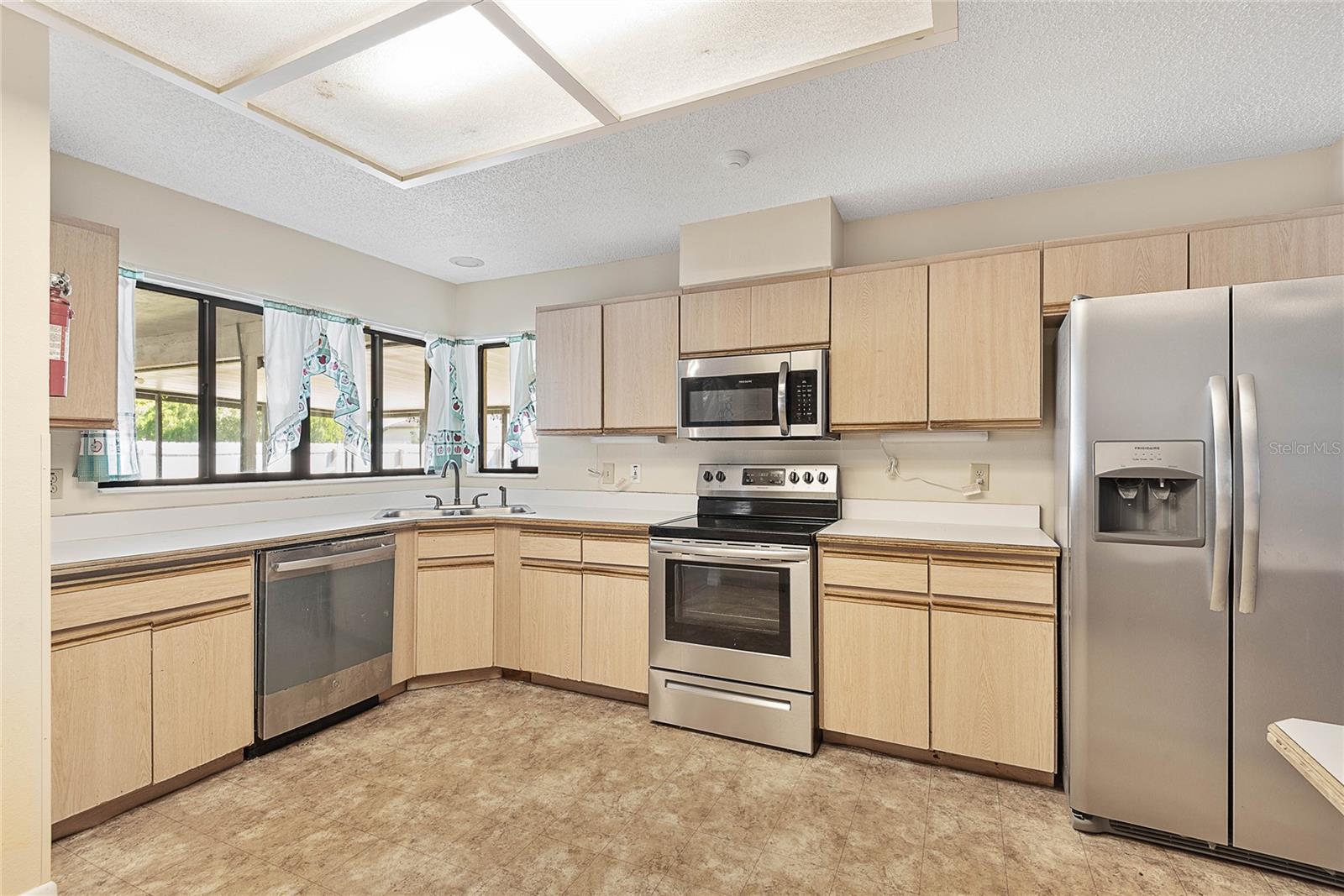 Image 19 of 65 For 2 Black Oak Court