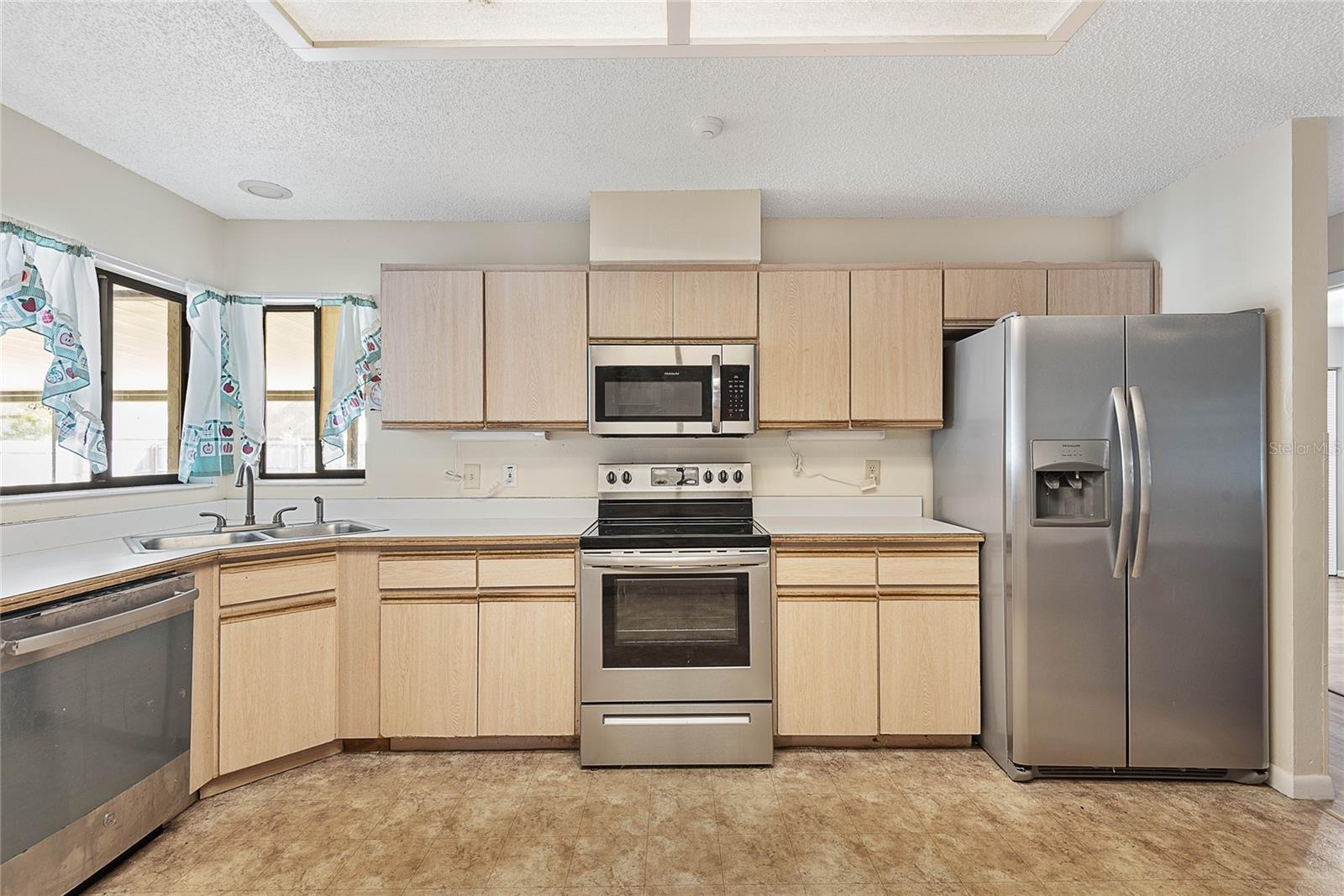 Image 20 of 65 For 2 Black Oak Court