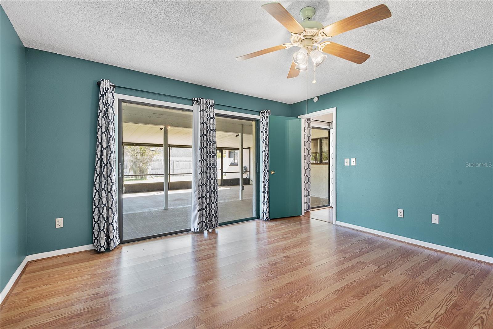 Image 25 of 65 For 2 Black Oak Court