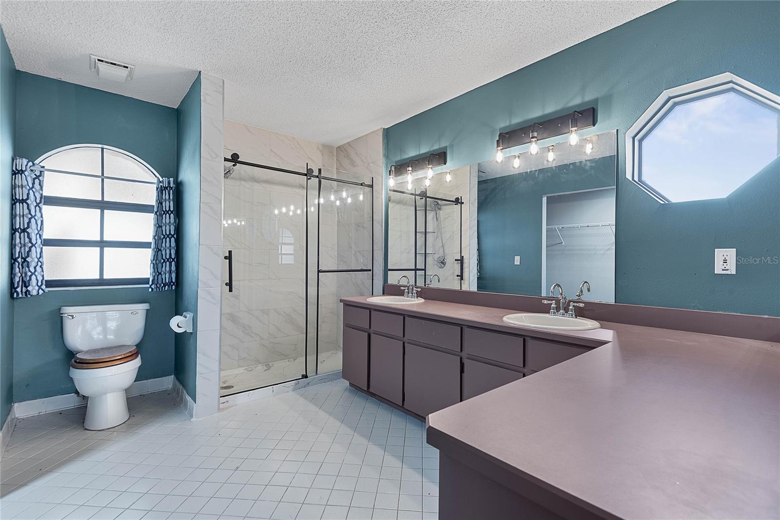 Image 26 of 65 For 2 Black Oak Court