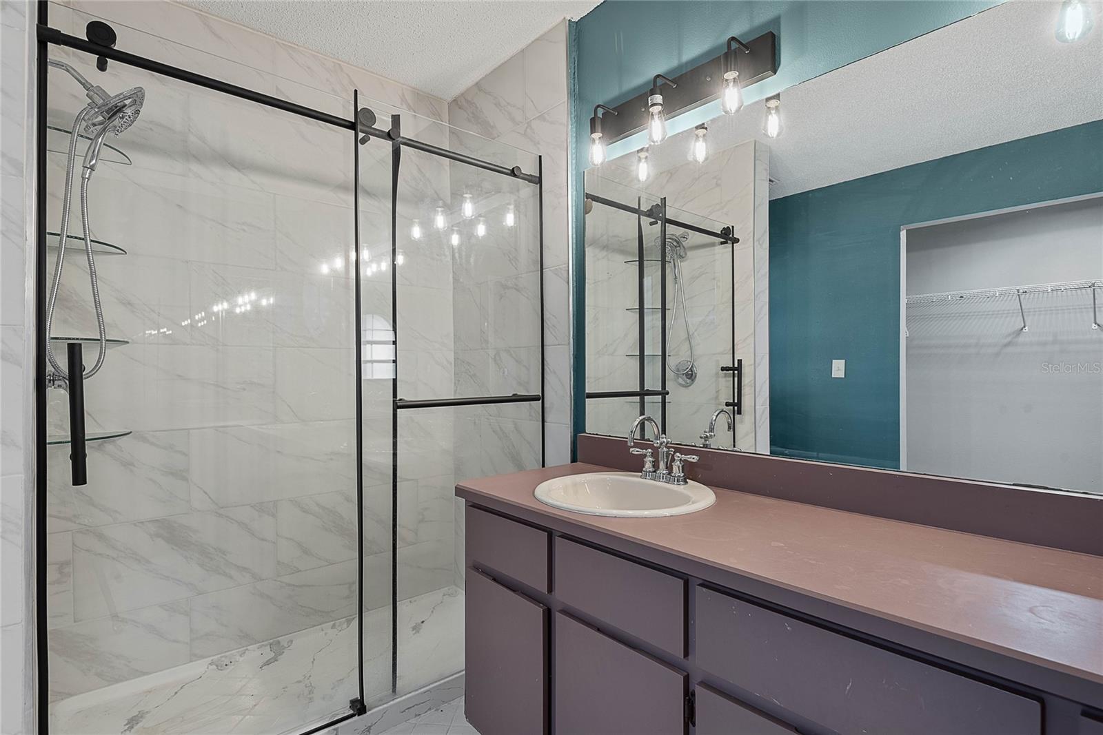 Image 27 of 65 For 2 Black Oak Court