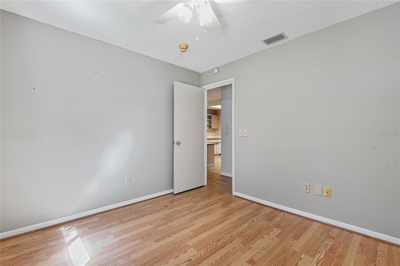 Image 31 of 65 For 2 Black Oak Court