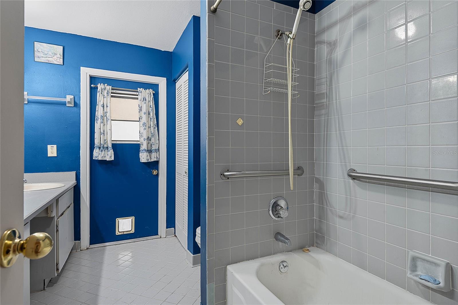 Image 33 of 65 For 2 Black Oak Court