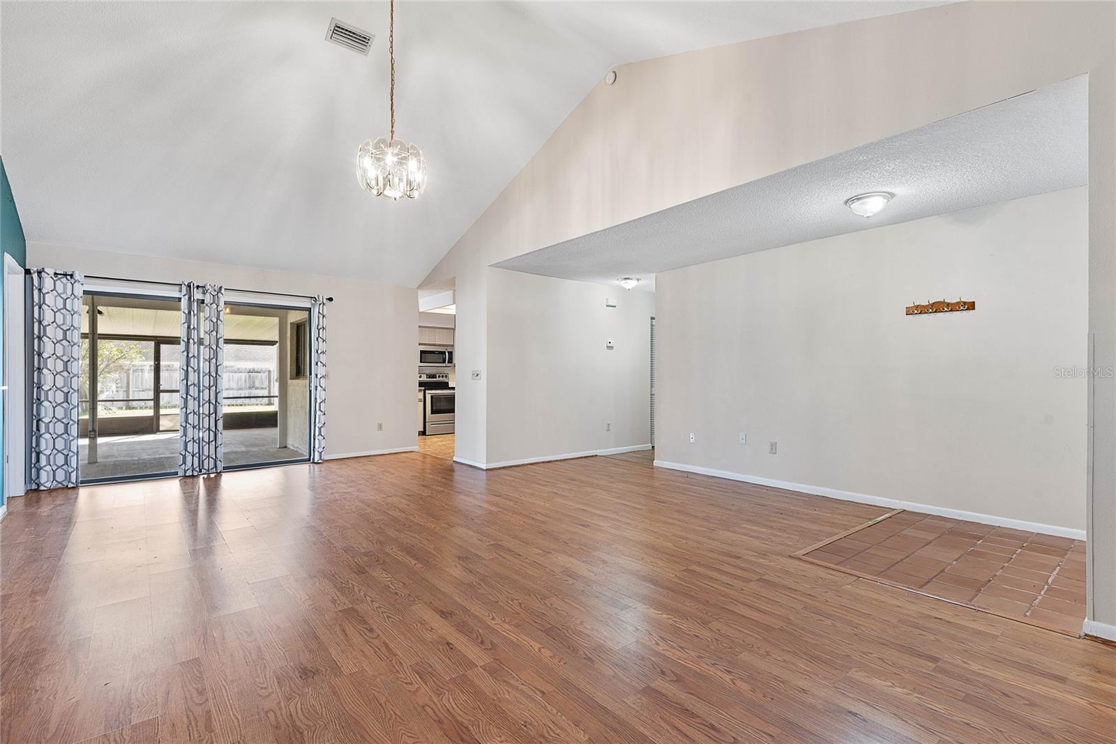 Image 8 of 65 For 2 Black Oak Court