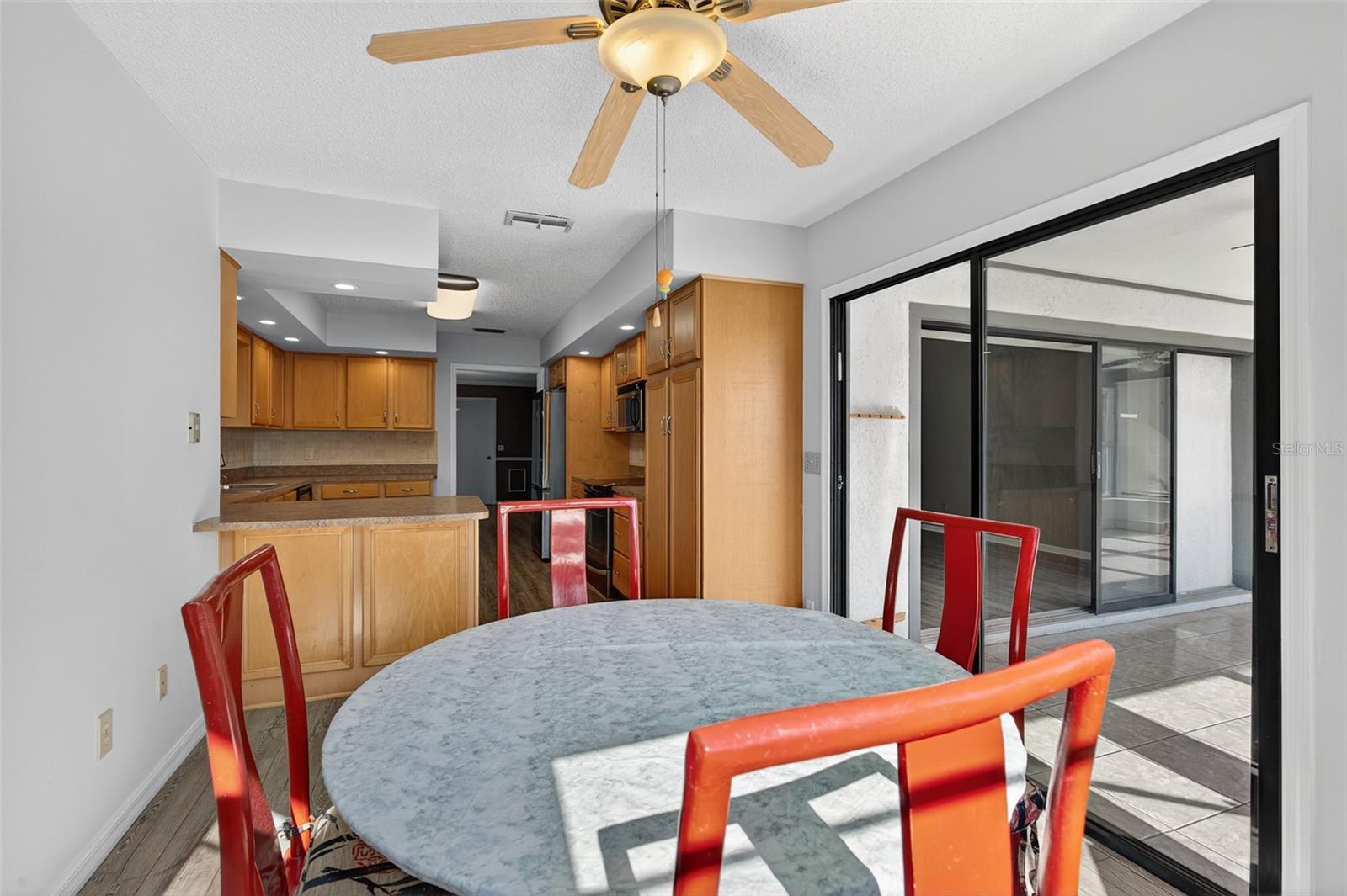 Image 18 of 43 For 4 Cedar Hollow Court