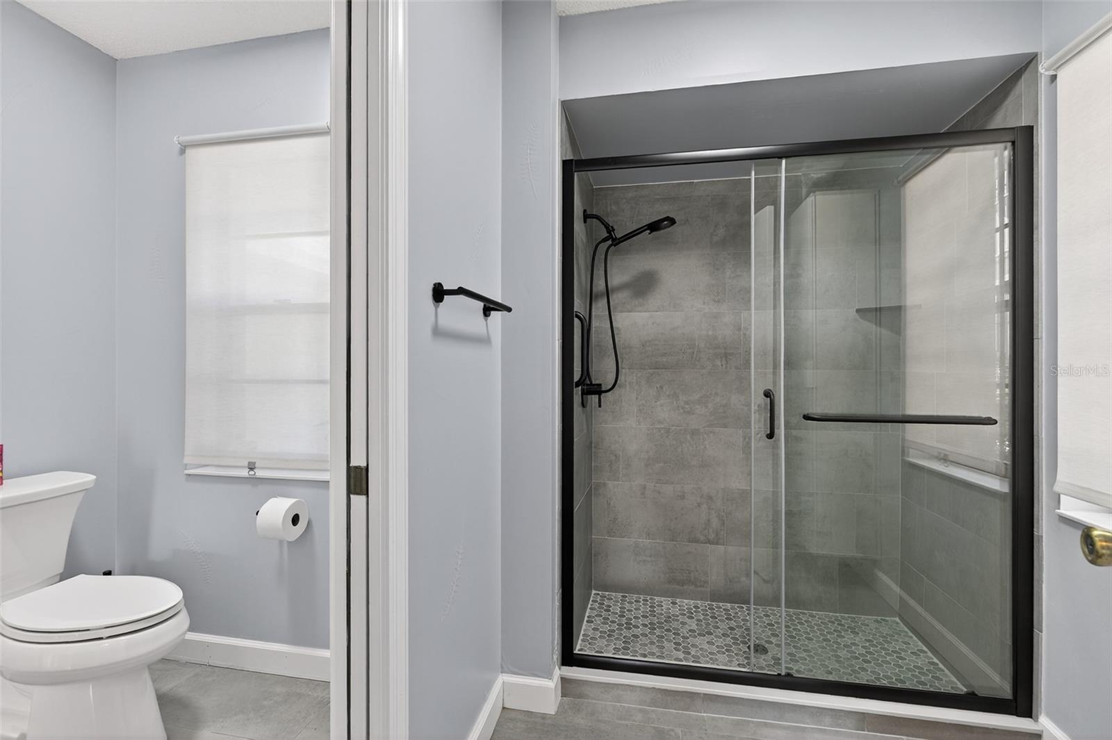 Image 26 of 43 For 4 Cedar Hollow Court