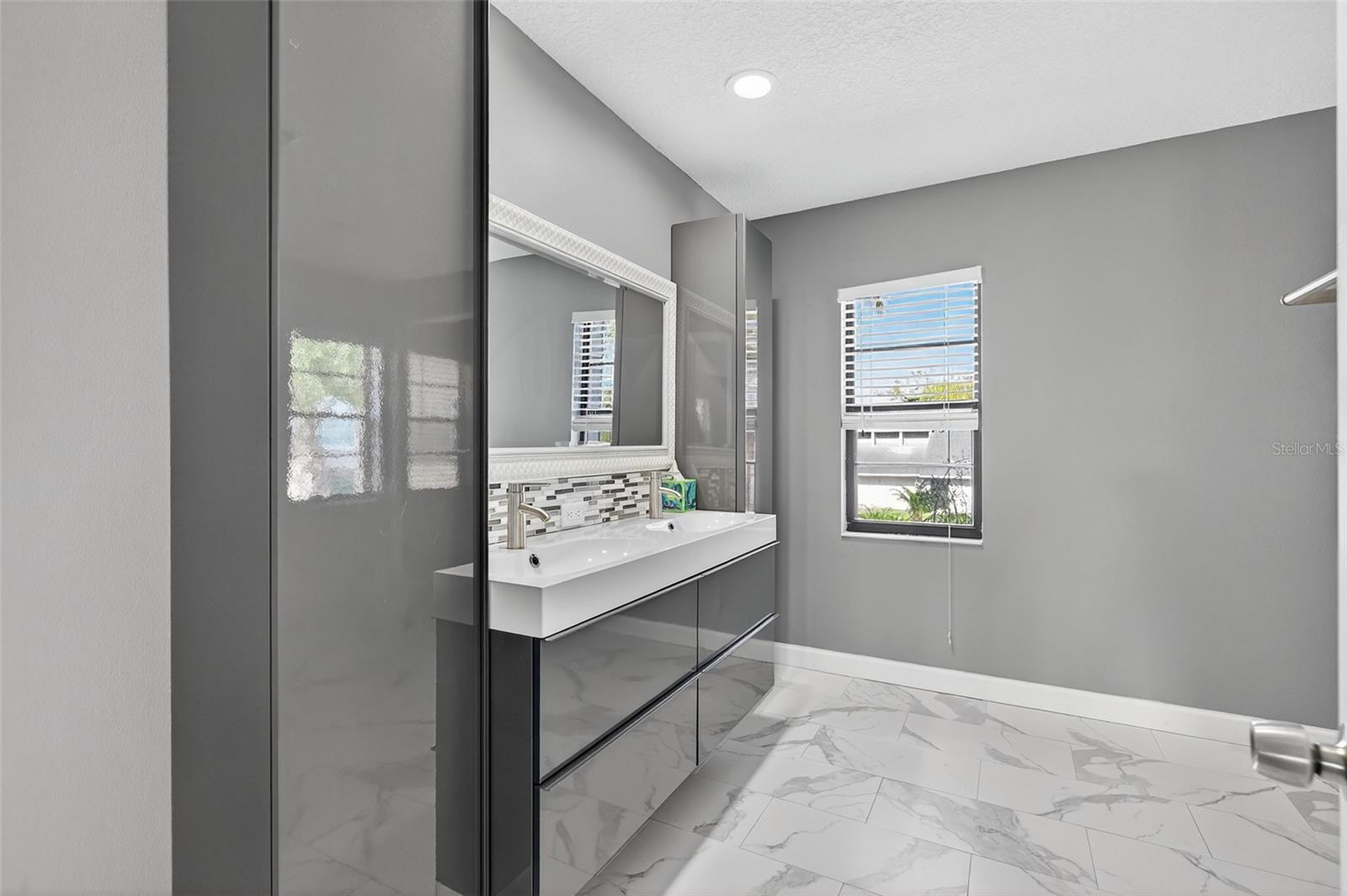 Image 30 of 43 For 4 Cedar Hollow Court