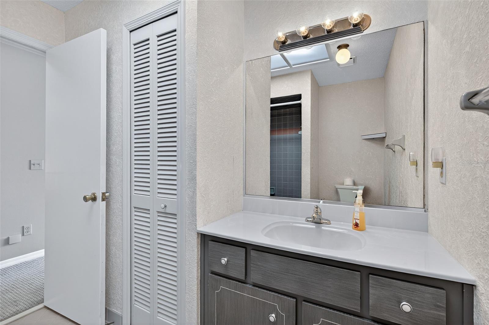 Image 39 of 43 For 4 Cedar Hollow Court