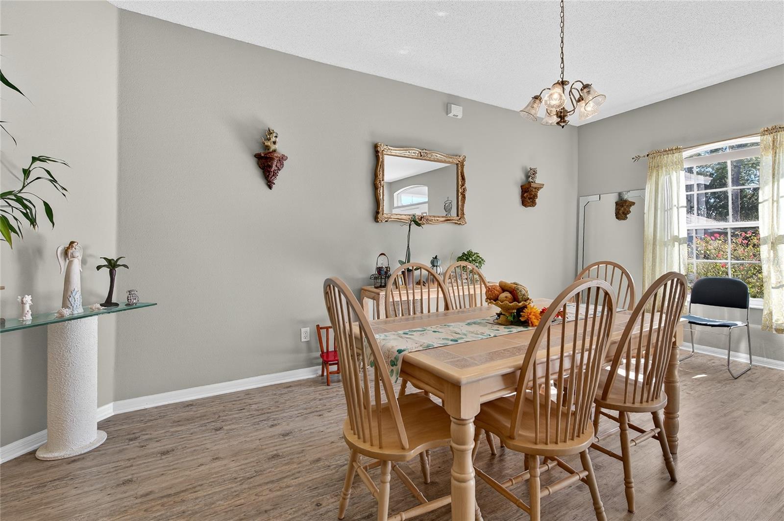 Image 4 of 27 For 42 Buffalo Bill Drive