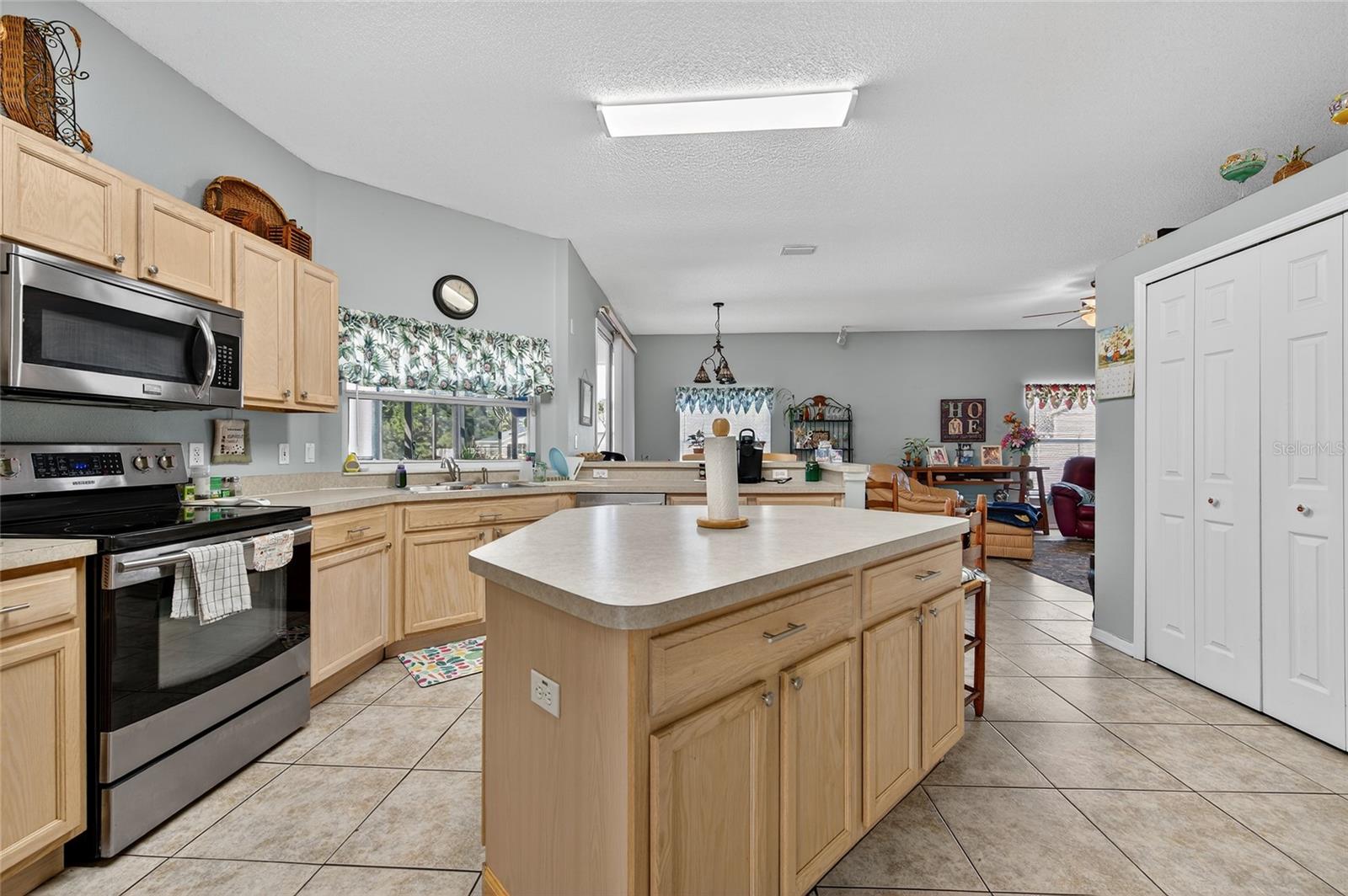 Image 7 of 27 For 42 Buffalo Bill Drive