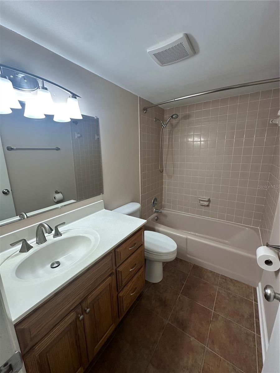 Image 10 of 17 For 118 Halifax Avenue 210