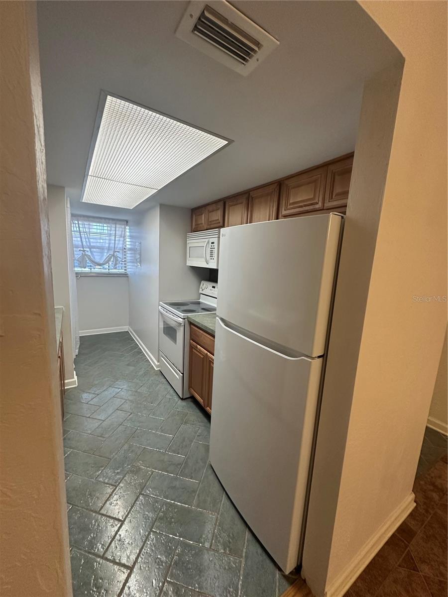 Image 5 of 17 For 118 Halifax Avenue 210