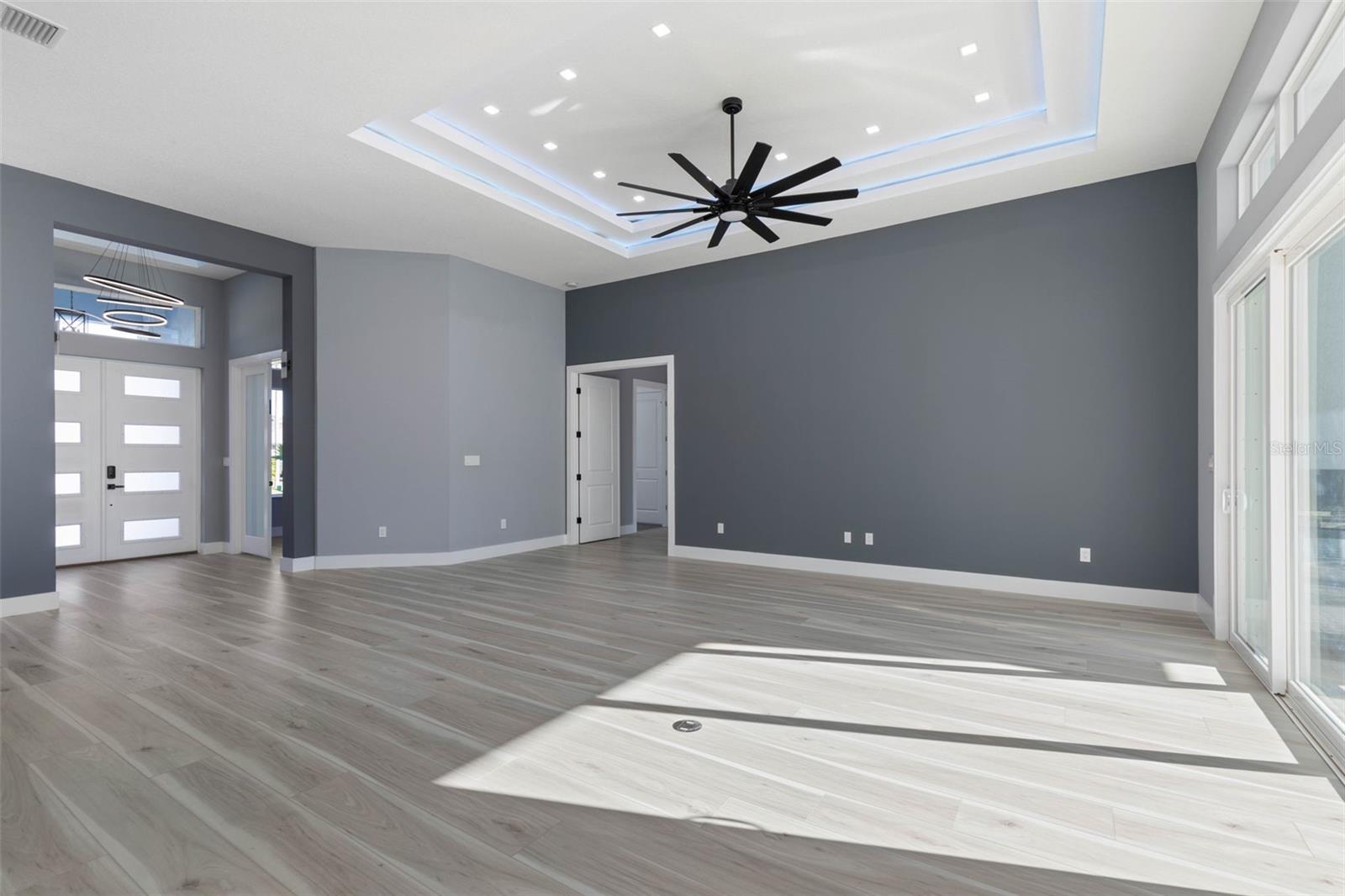 Image 25 of 89 For 10 Colorado Drive