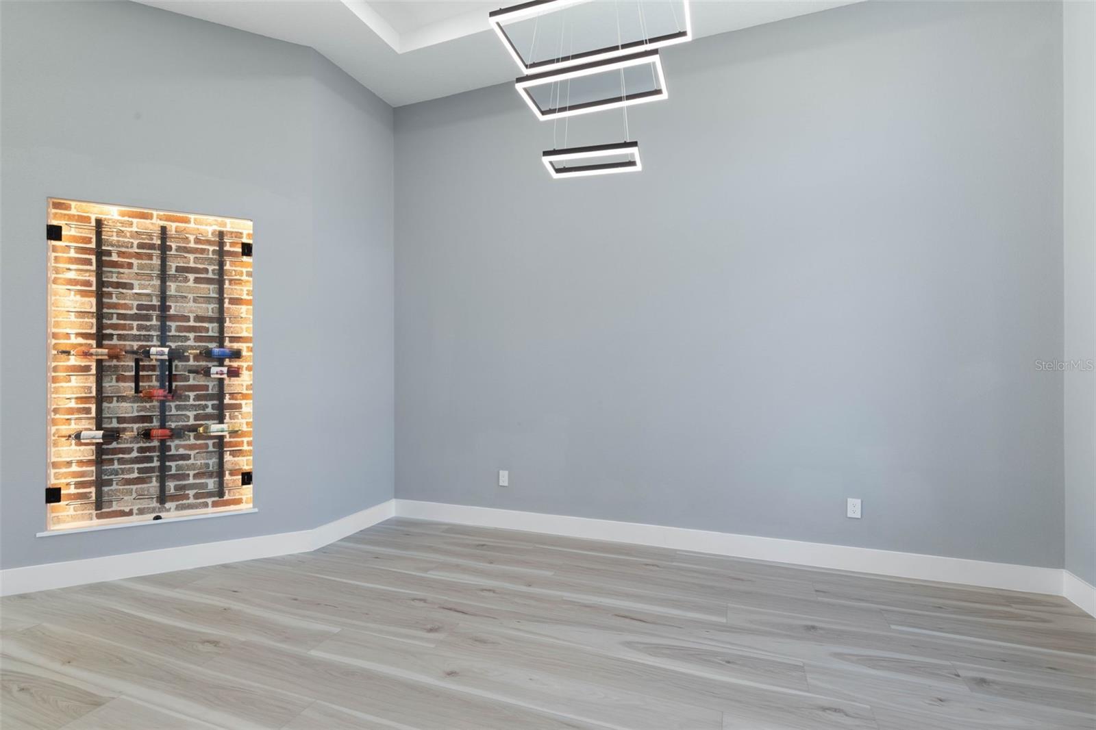 Image 29 of 89 For 10 Colorado Drive