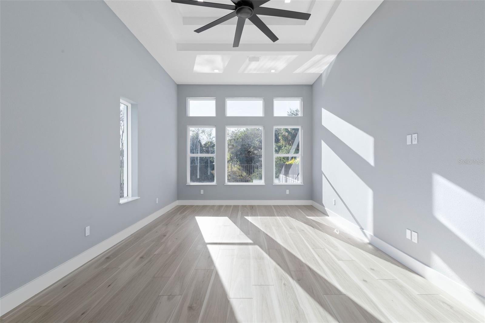 Image 32 of 89 For 10 Colorado Drive