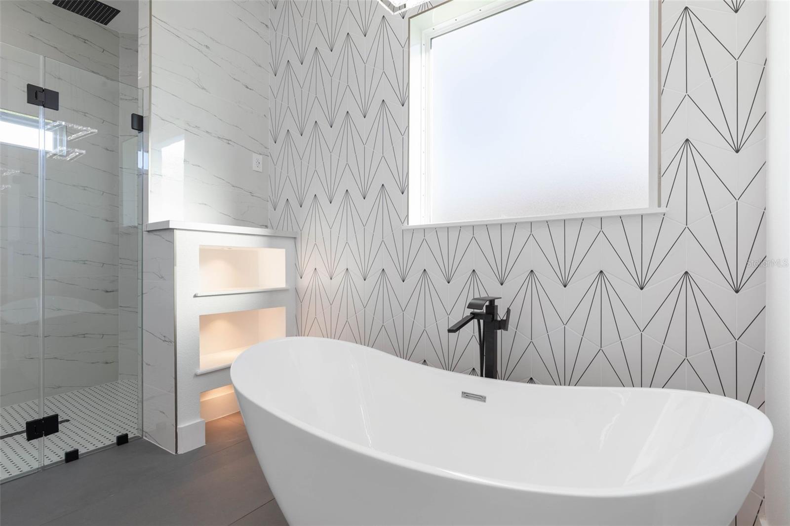 Image 37 of 89 For 10 Colorado Drive