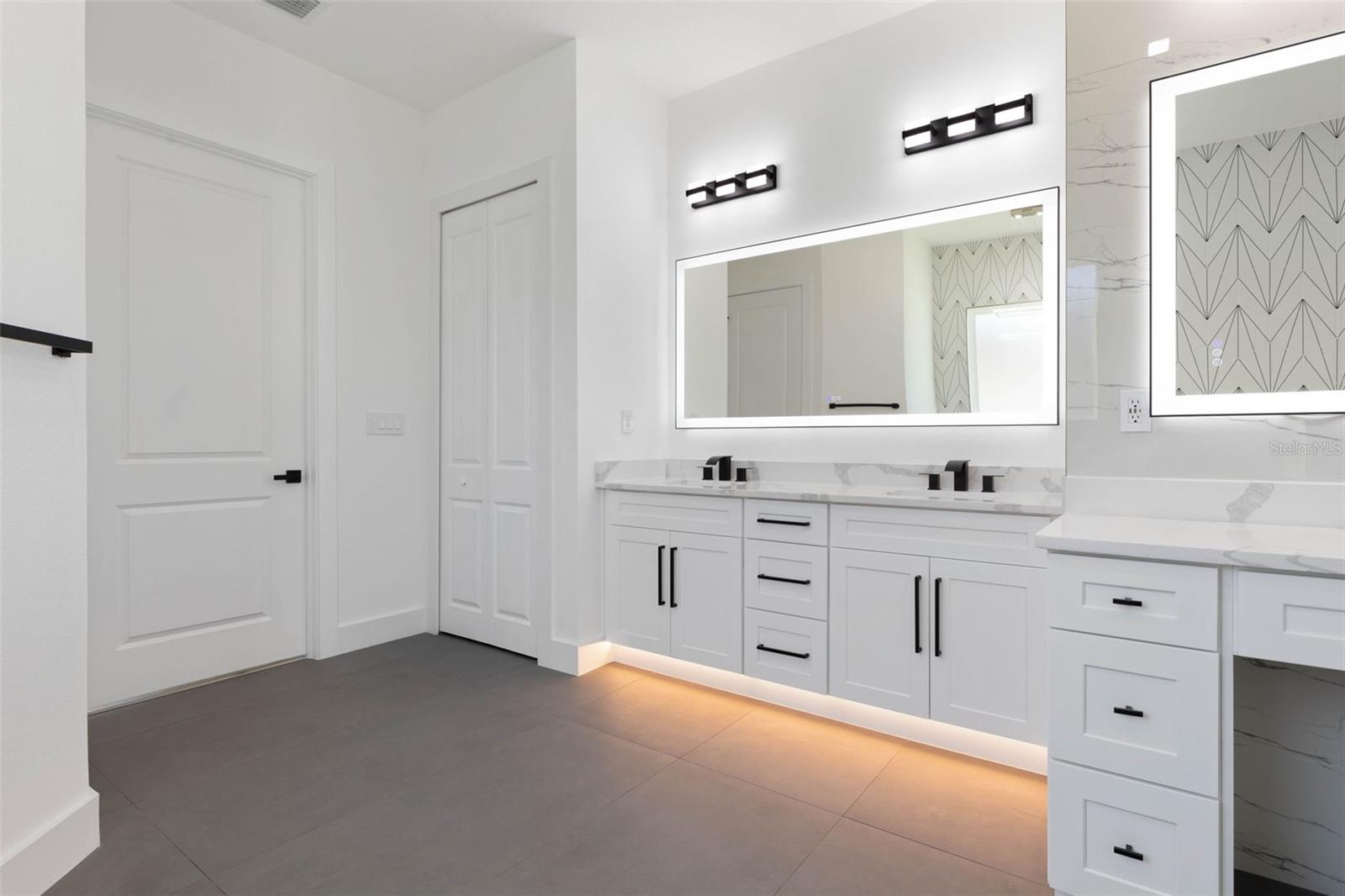 Image 38 of 89 For 10 Colorado Drive