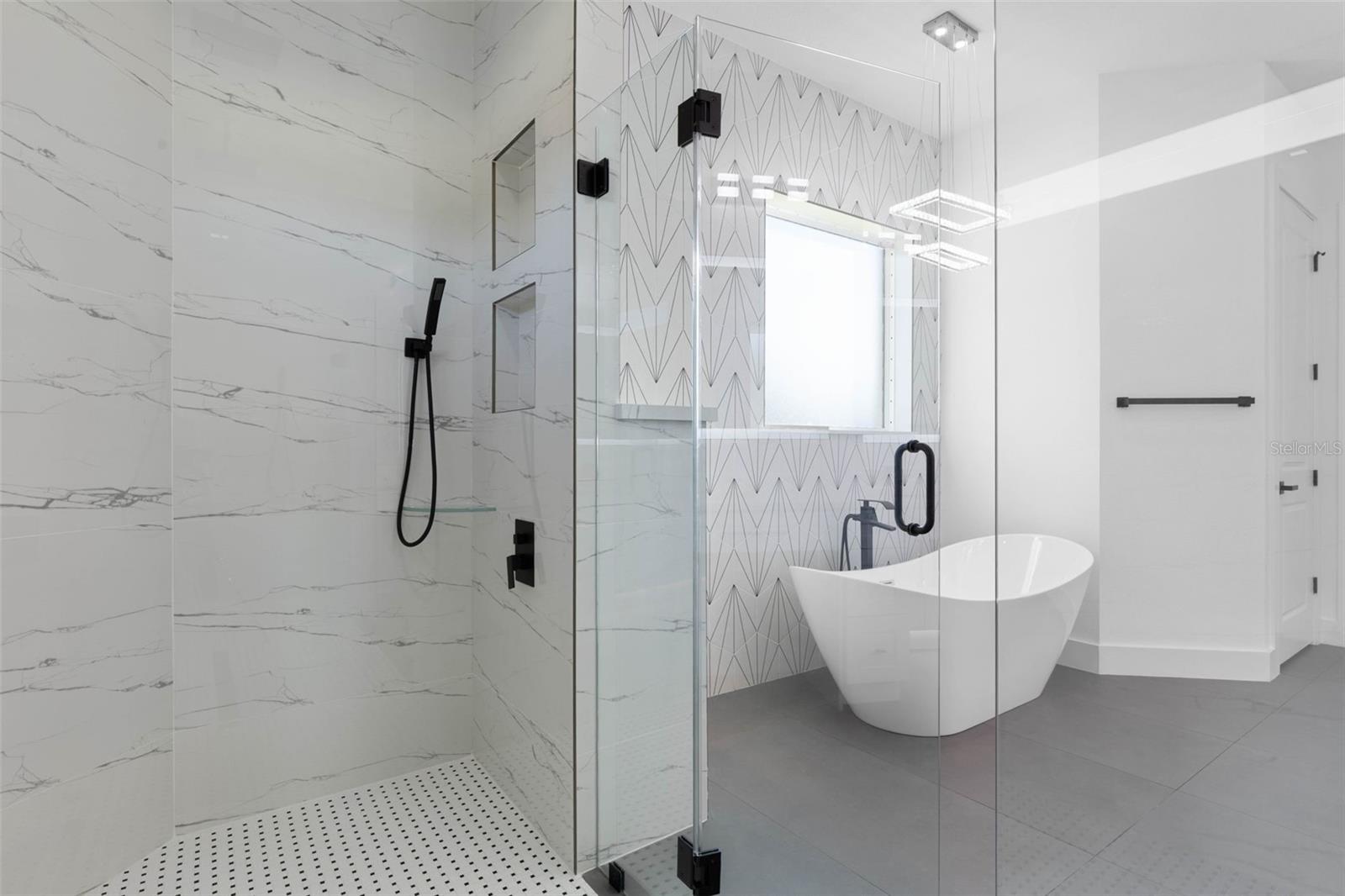 Image 39 of 89 For 10 Colorado Drive