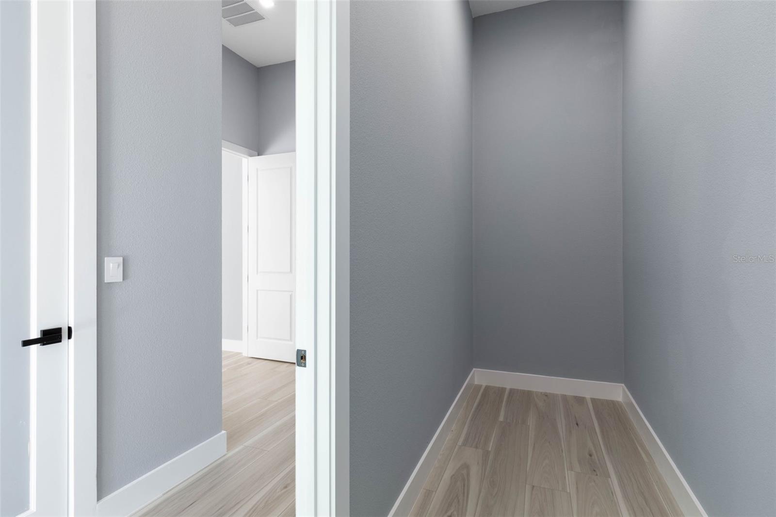 Image 41 of 89 For 10 Colorado Drive