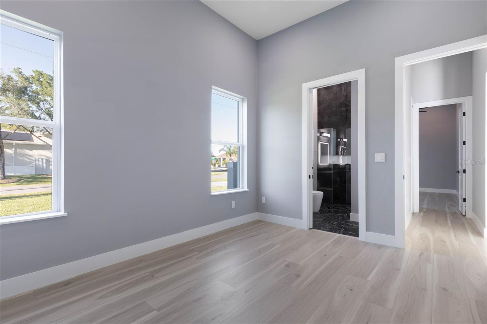 Image 43 of 89 For 10 Colorado Drive