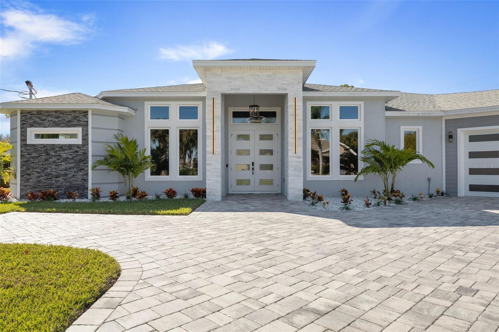 Image 7 of 89 For 10 Colorado Drive