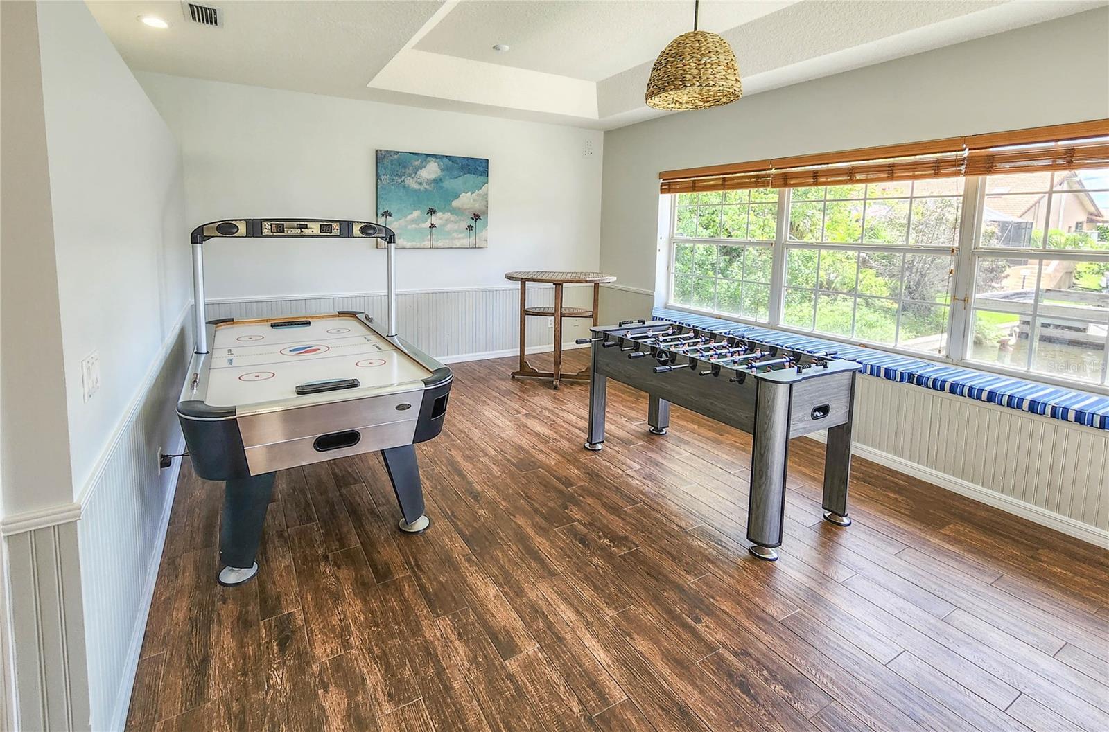 Image 12 of 38 For 5 Crossgate Court W