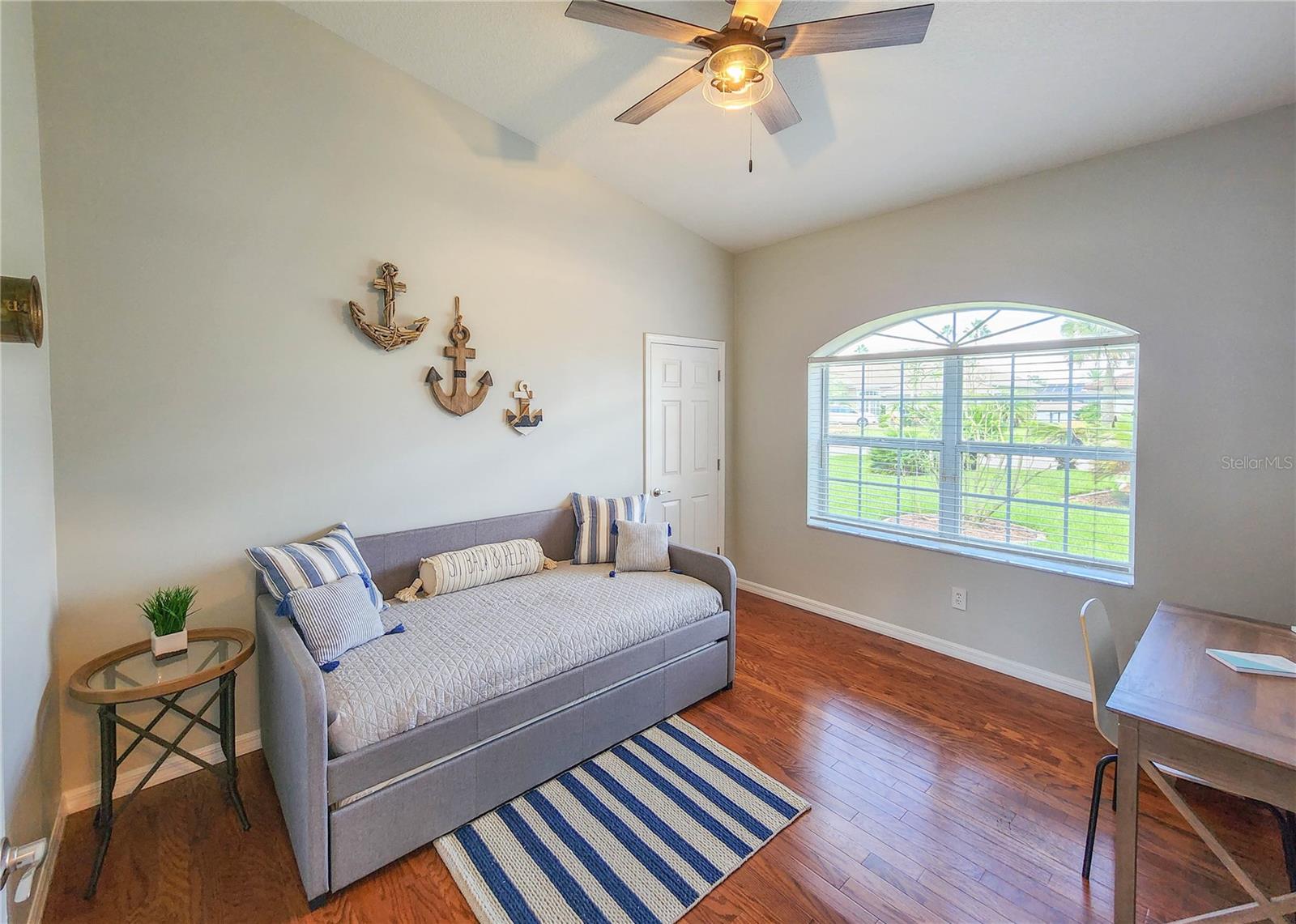 Image 14 of 38 For 5 Crossgate Court W