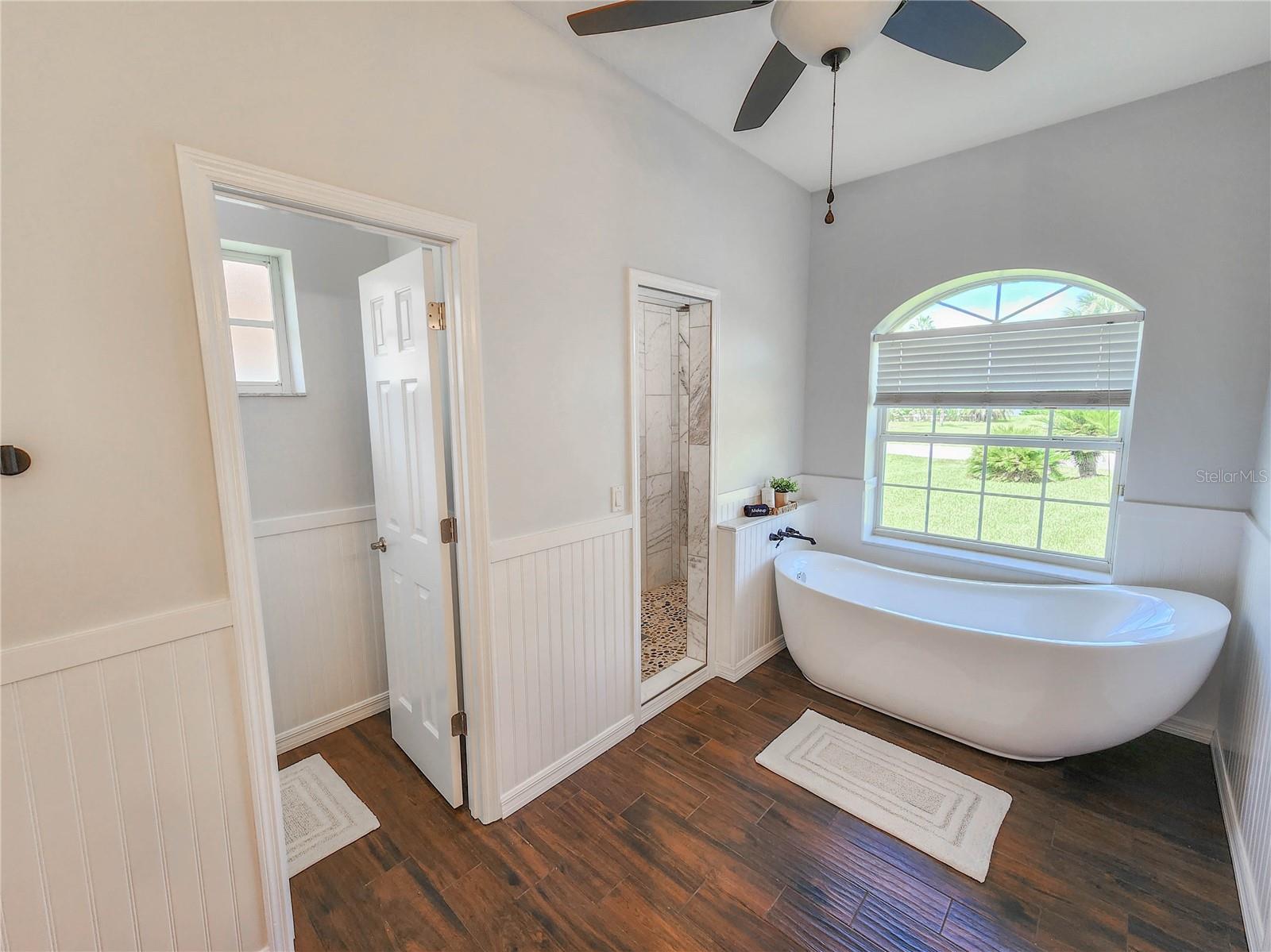 Image 16 of 38 For 5 Crossgate Court W