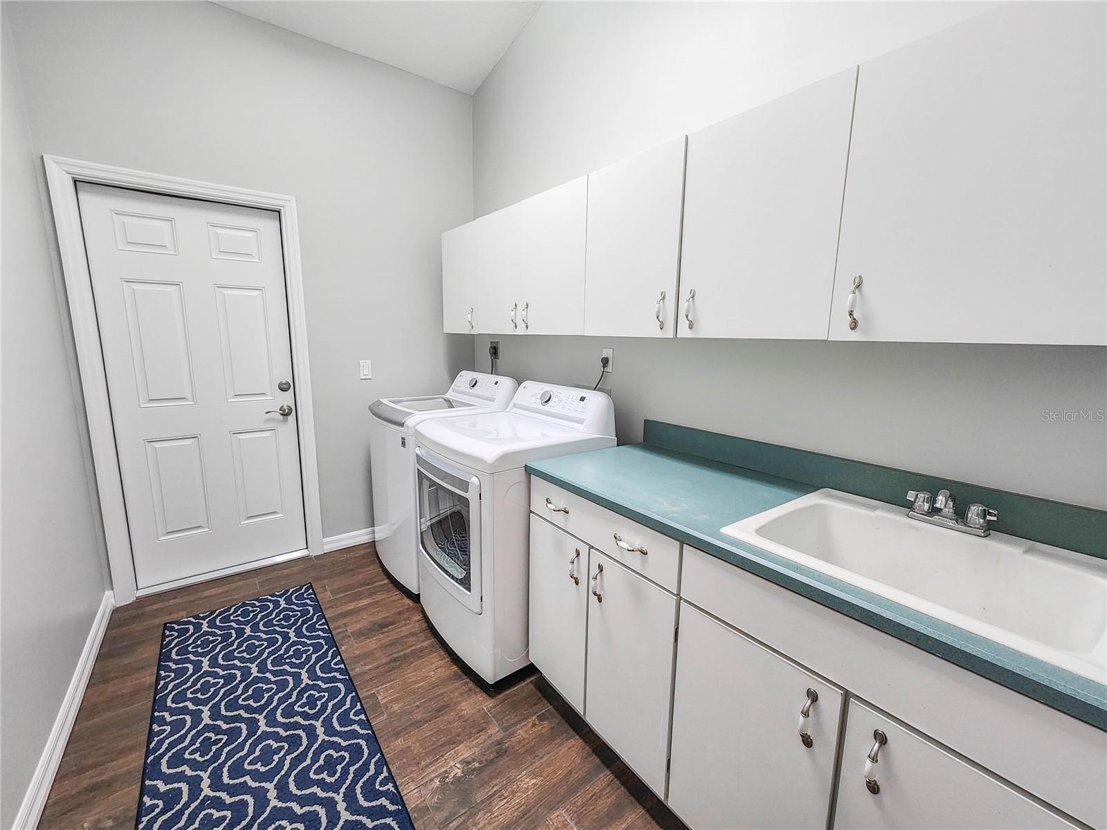 Image 22 of 38 For 5 Crossgate Court W