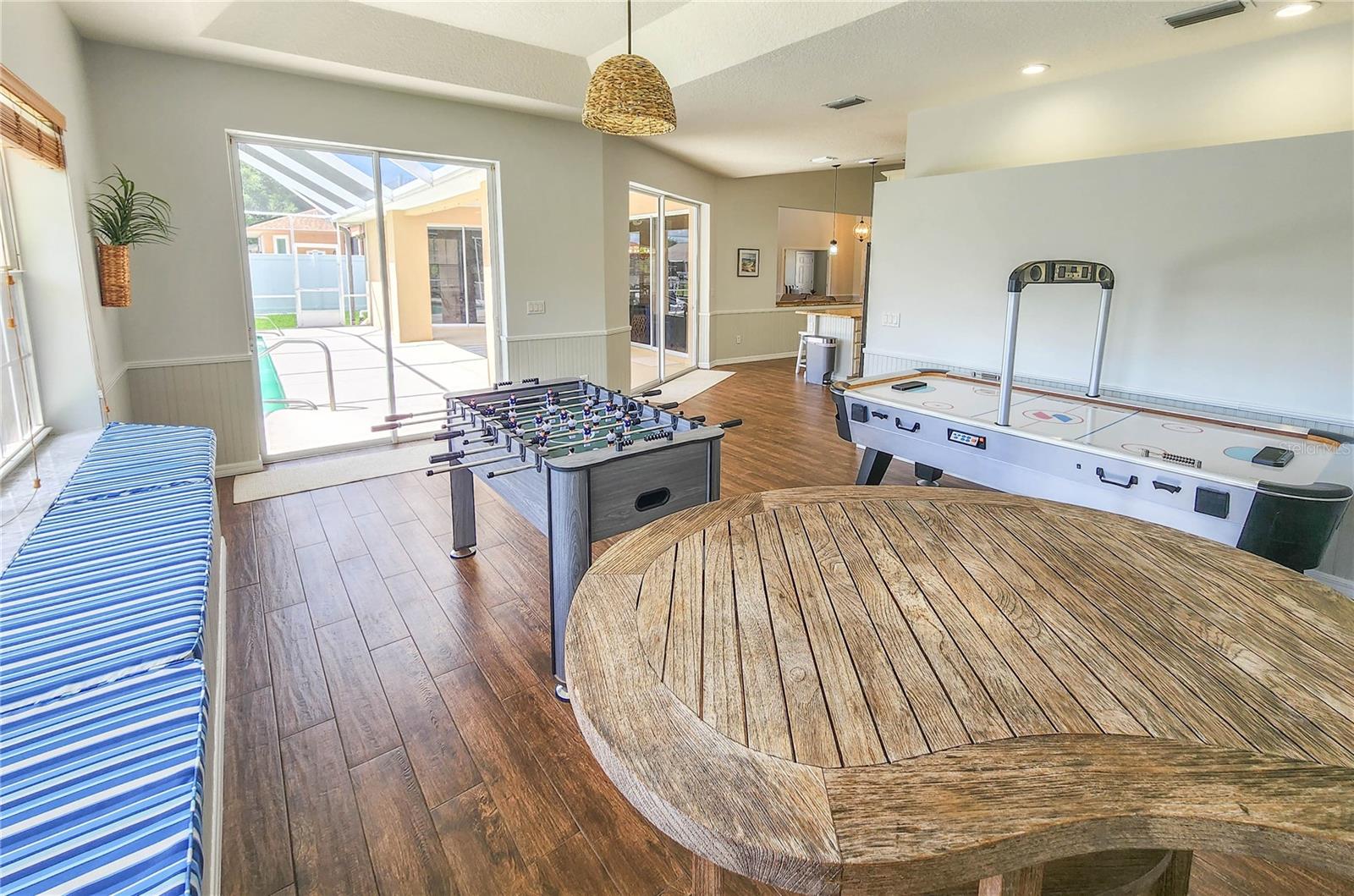 Image 31 of 38 For 5 Crossgate Court W