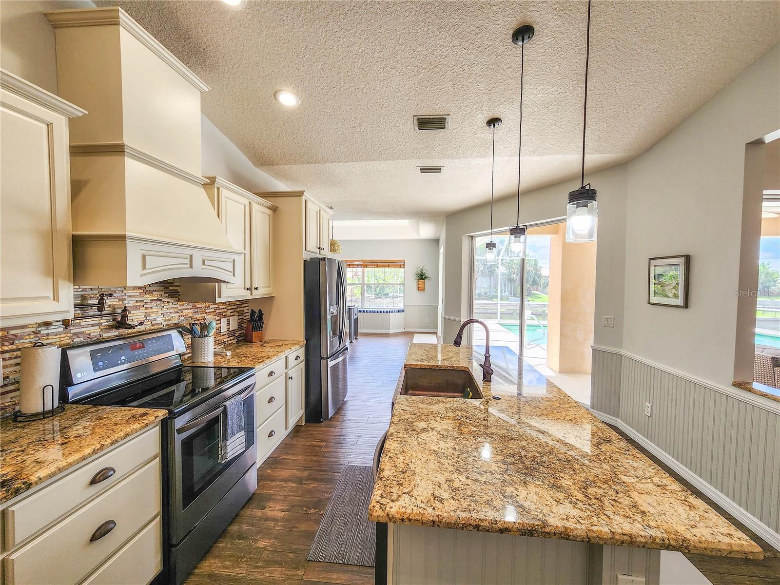 Image 7 of 38 For 5 Crossgate Court W