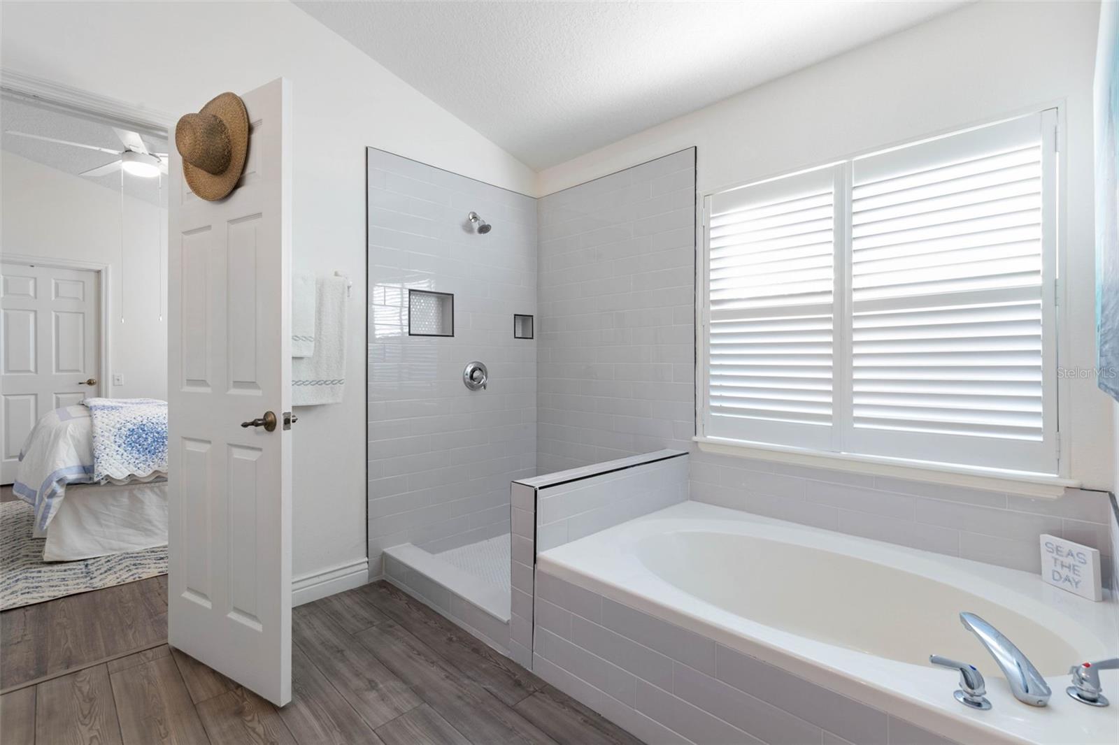 Image 23 of 81 For 2 Gleneagles Place