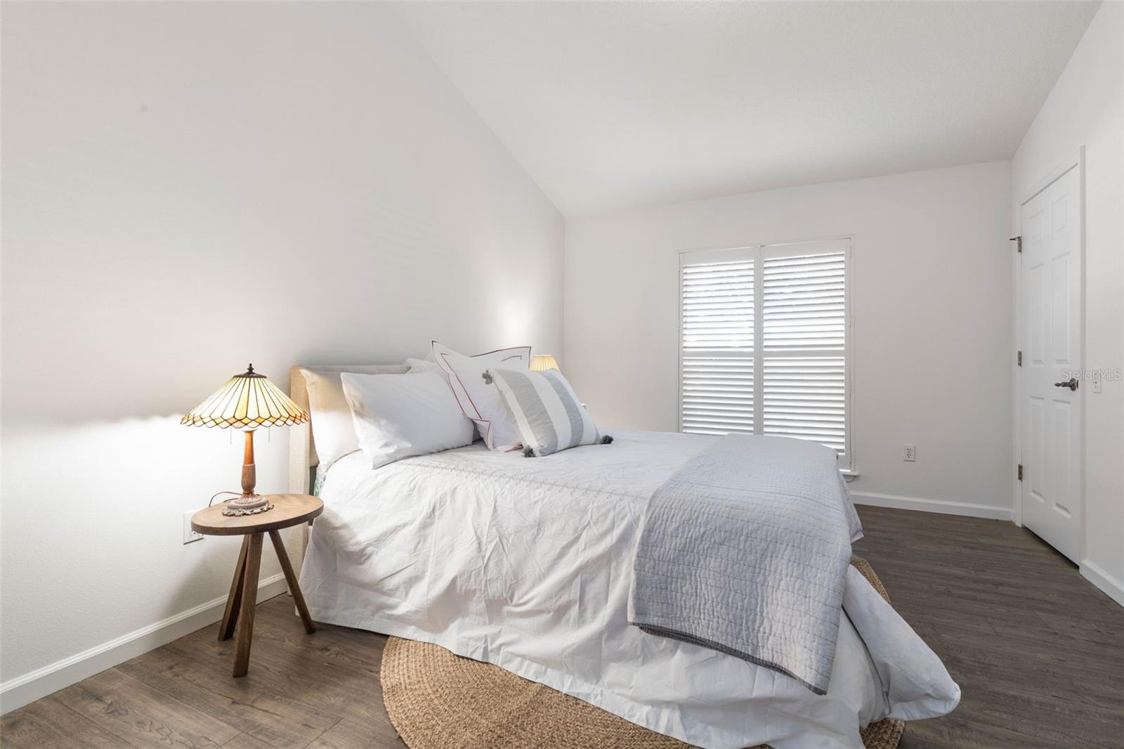 Image 31 of 81 For 2 Gleneagles Place